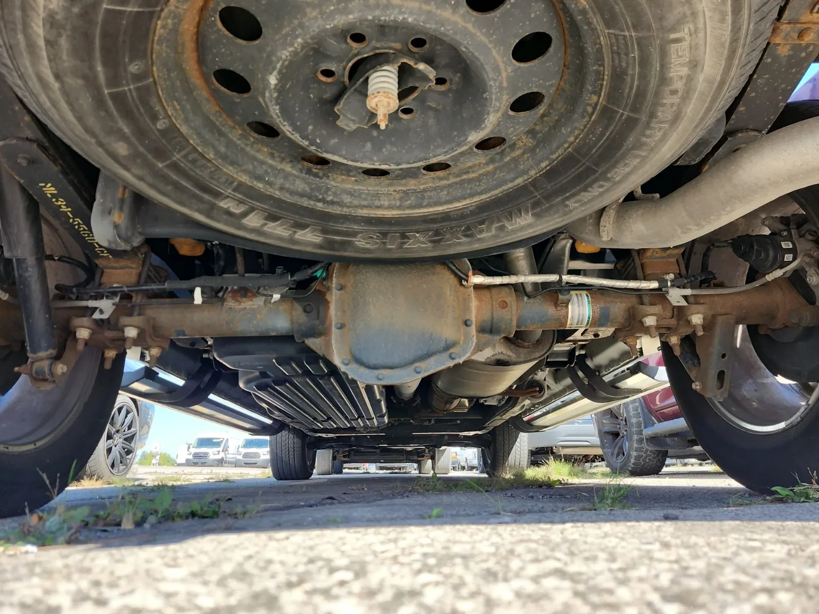 Undercarriage - Rear Photo