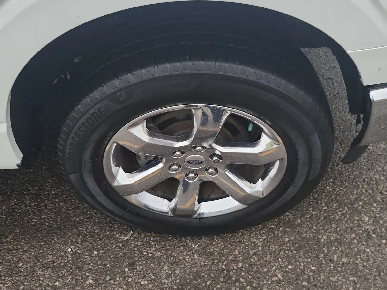 Right Front Wheel/Tire Photo