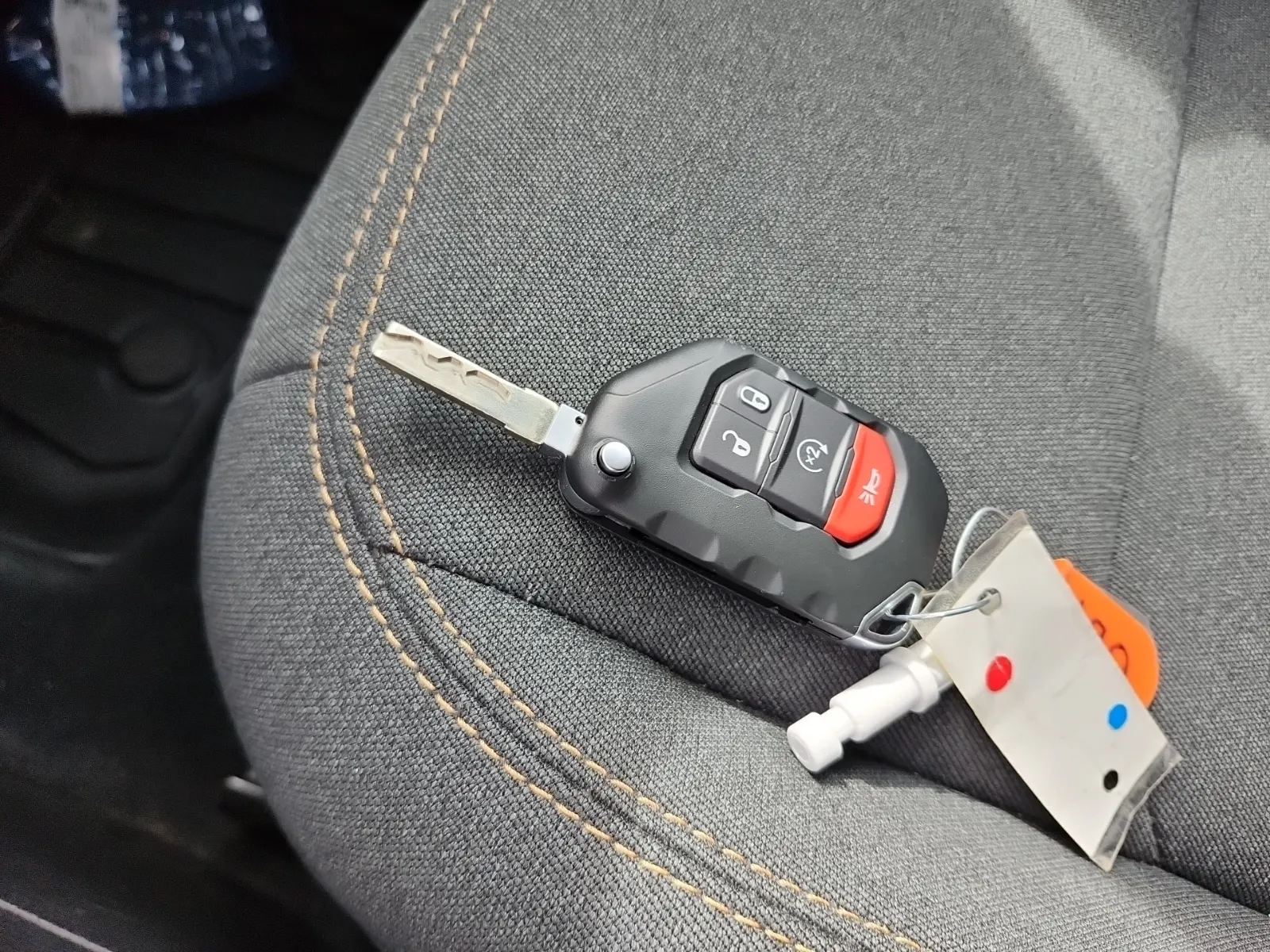 Keys/Fobs/Manual Photo