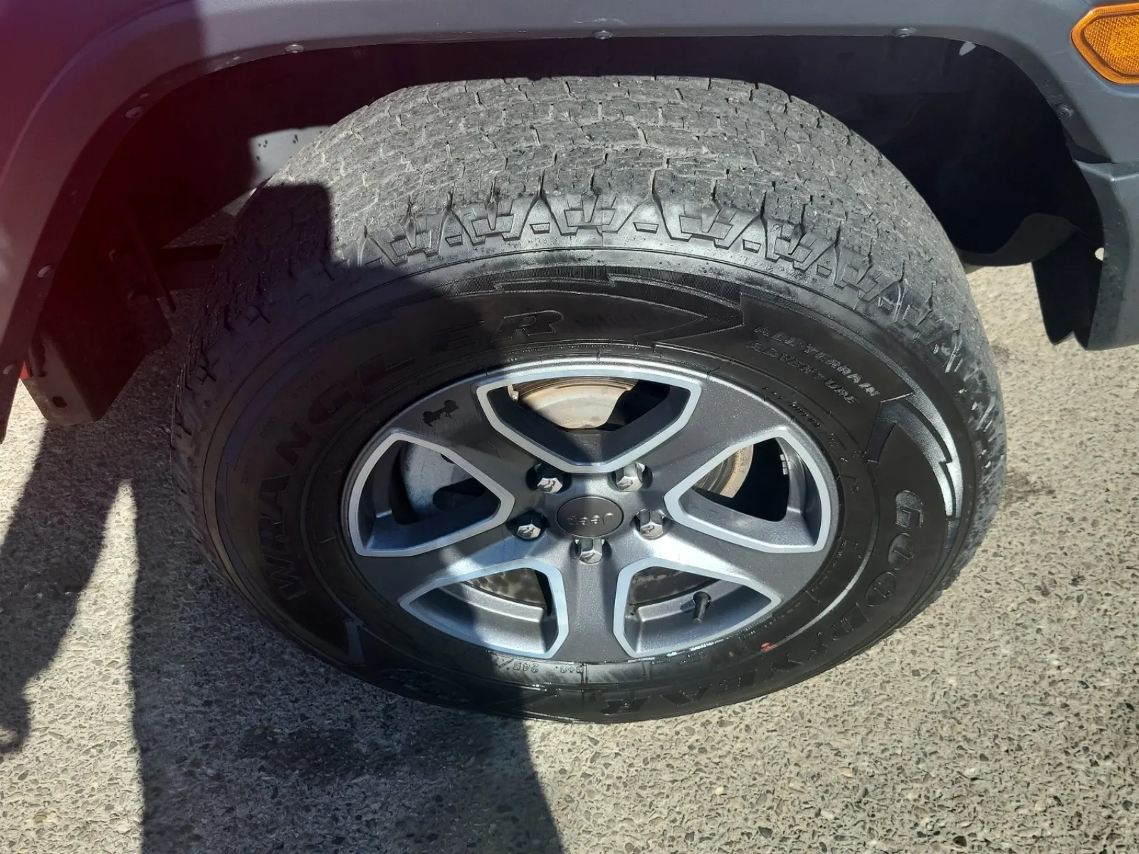 Right Front Wheel/Tire Photo