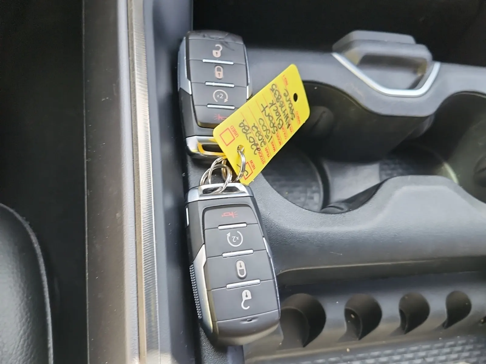 Keys/Fobs/Manual Photo