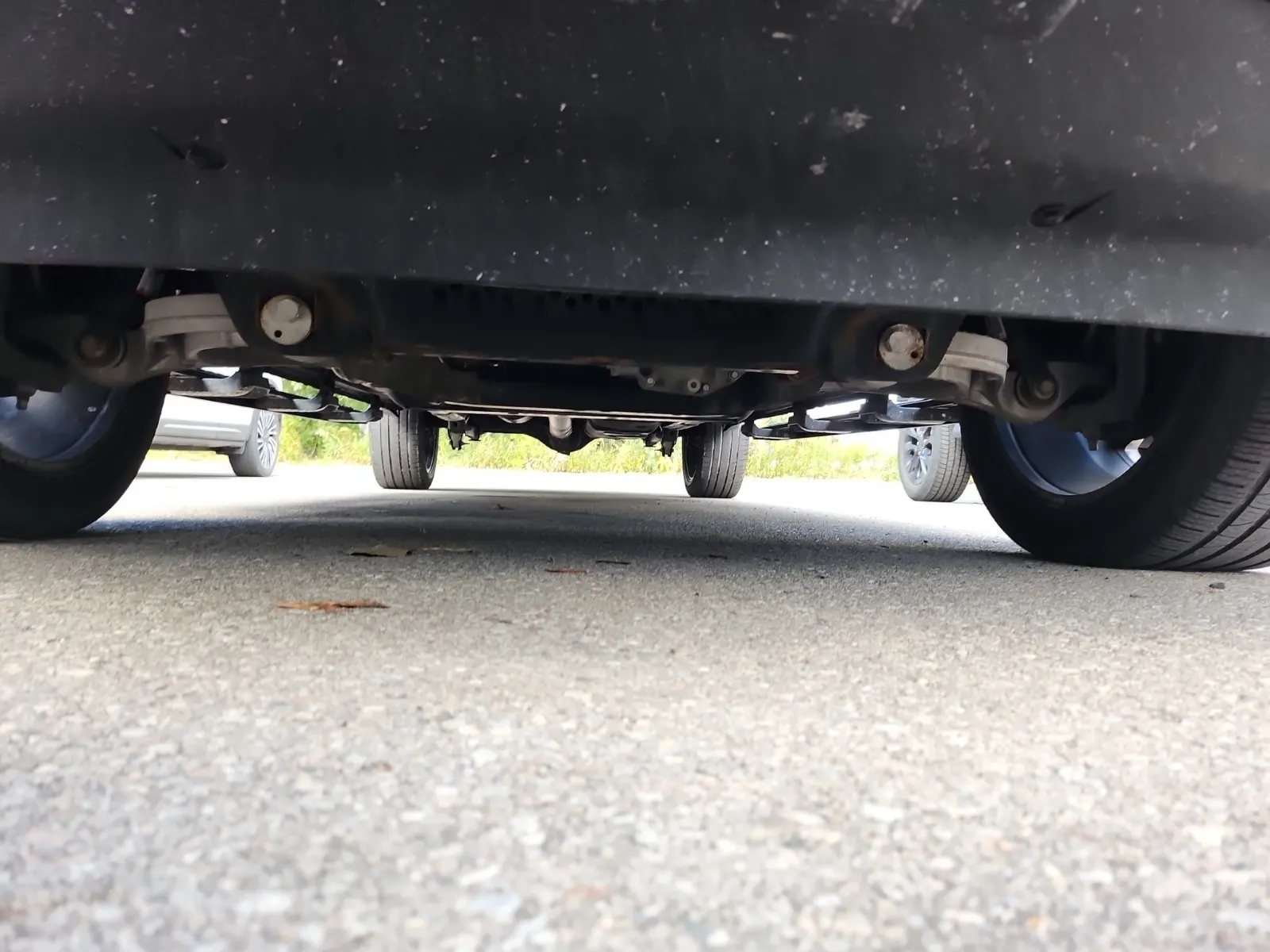 Undercarriage - Front Photo