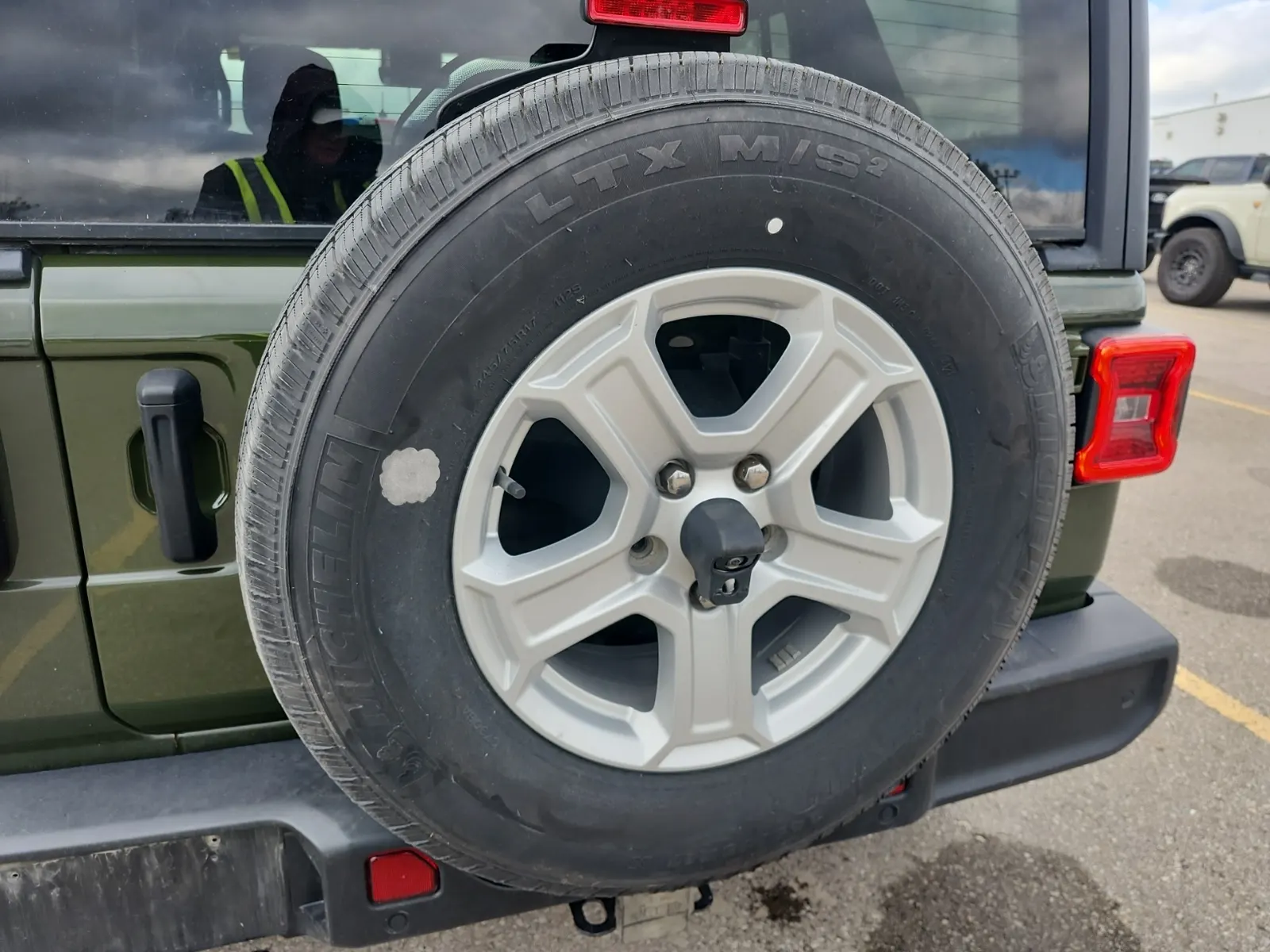 Spare Tire & Wheel Photo