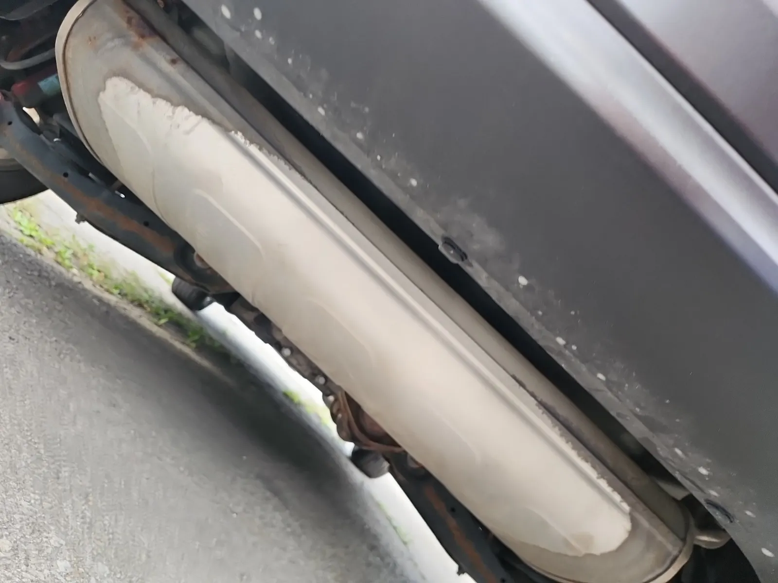 Undercarriage - Rear Photo