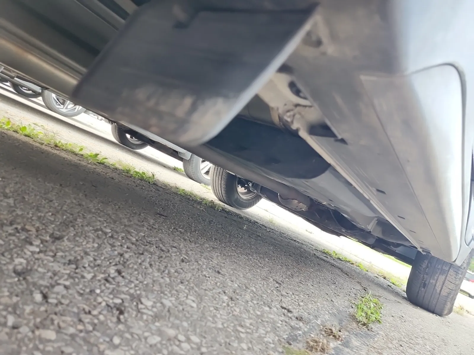 Undercarriage - Passenger Photo
