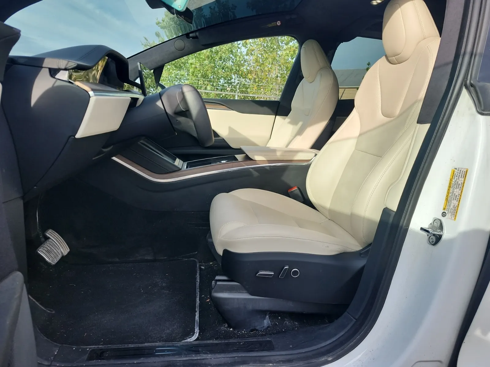 Front Interior Photo