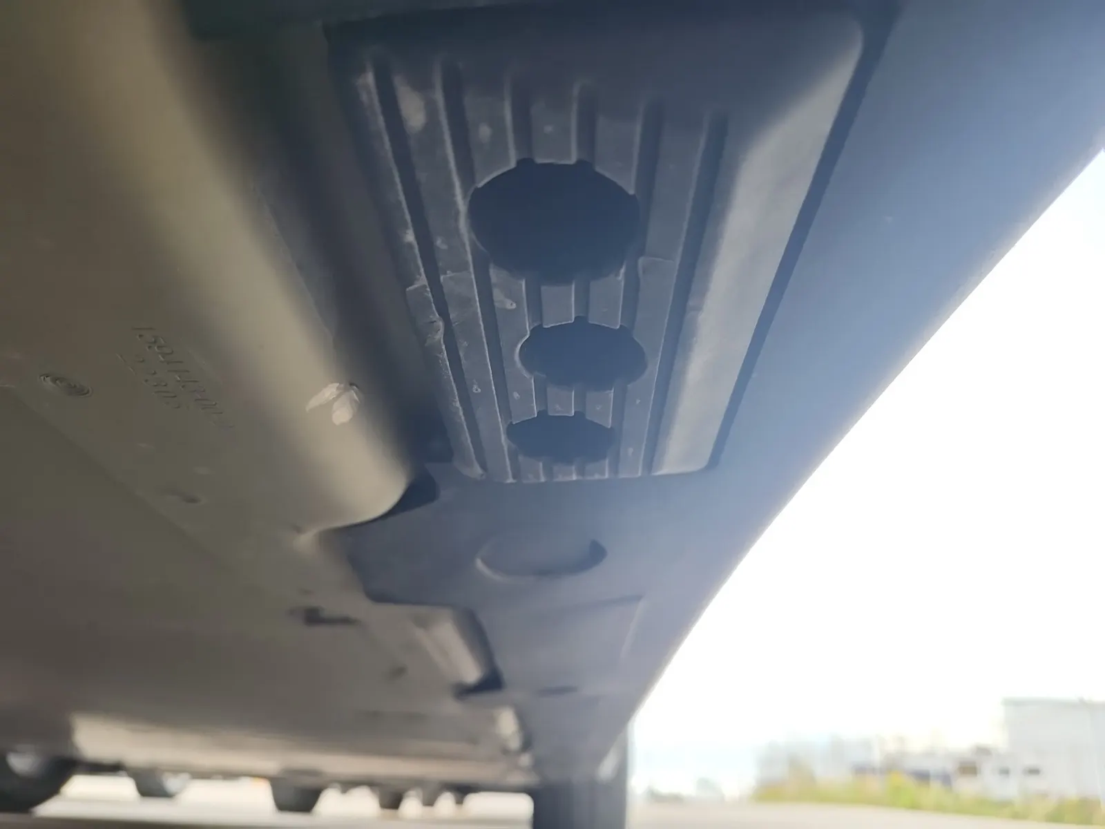 Undercarriage - Passenger Photo