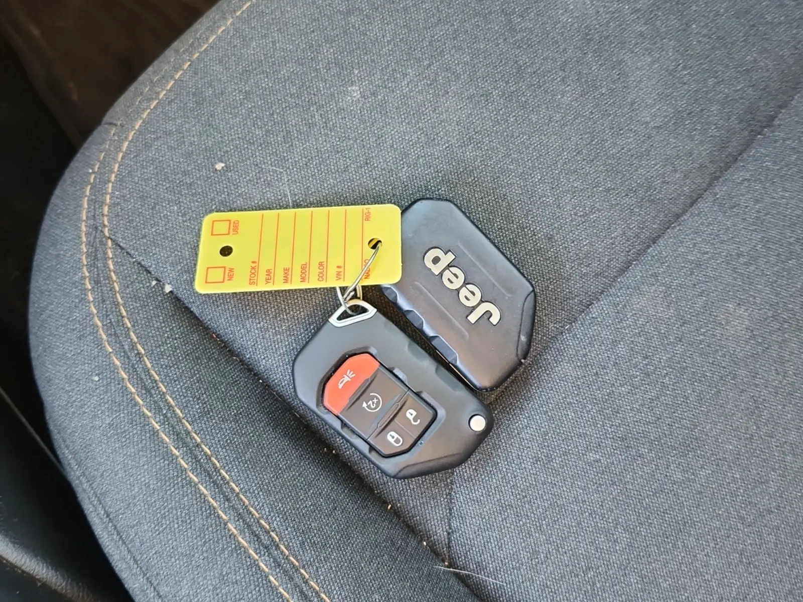 Keys/Fobs/Manual Photo