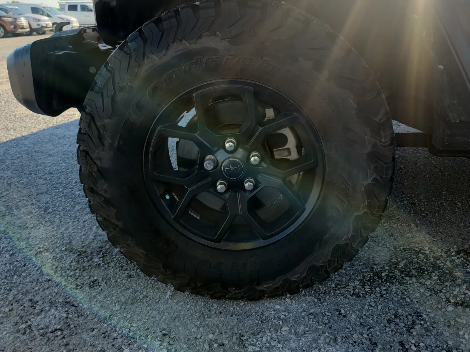 Front driver wheel/tire photo