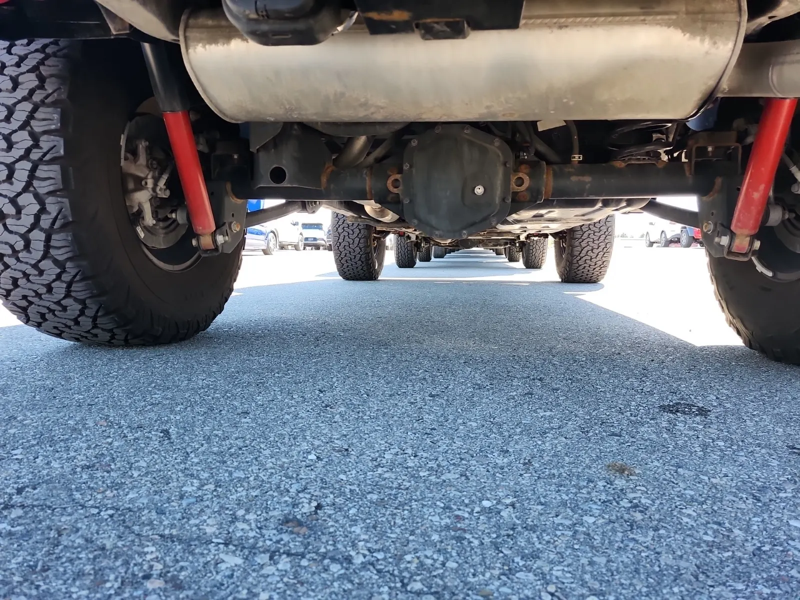 Undercarriage - Rear Photo