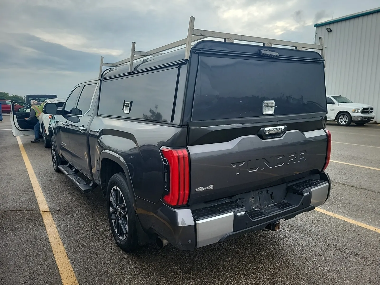 Driver Rear 3/4 Photo