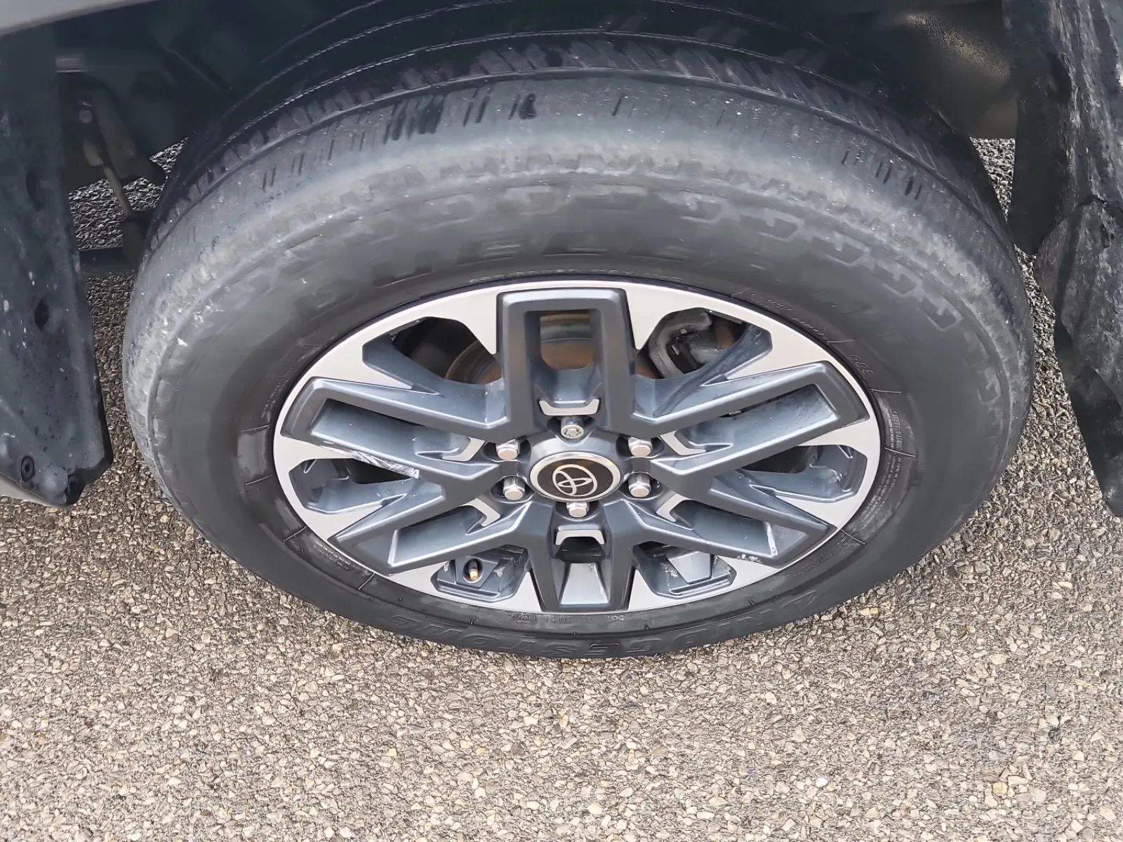 Left Rear Wheel/Tire Photo