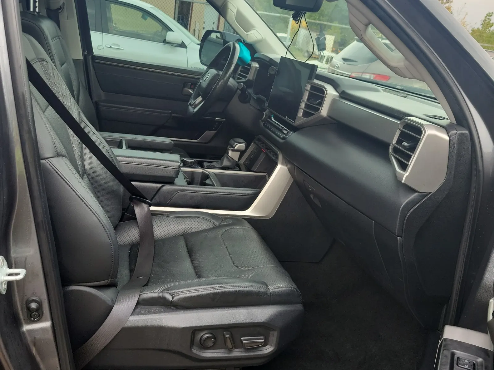 Right Side Interior Photo