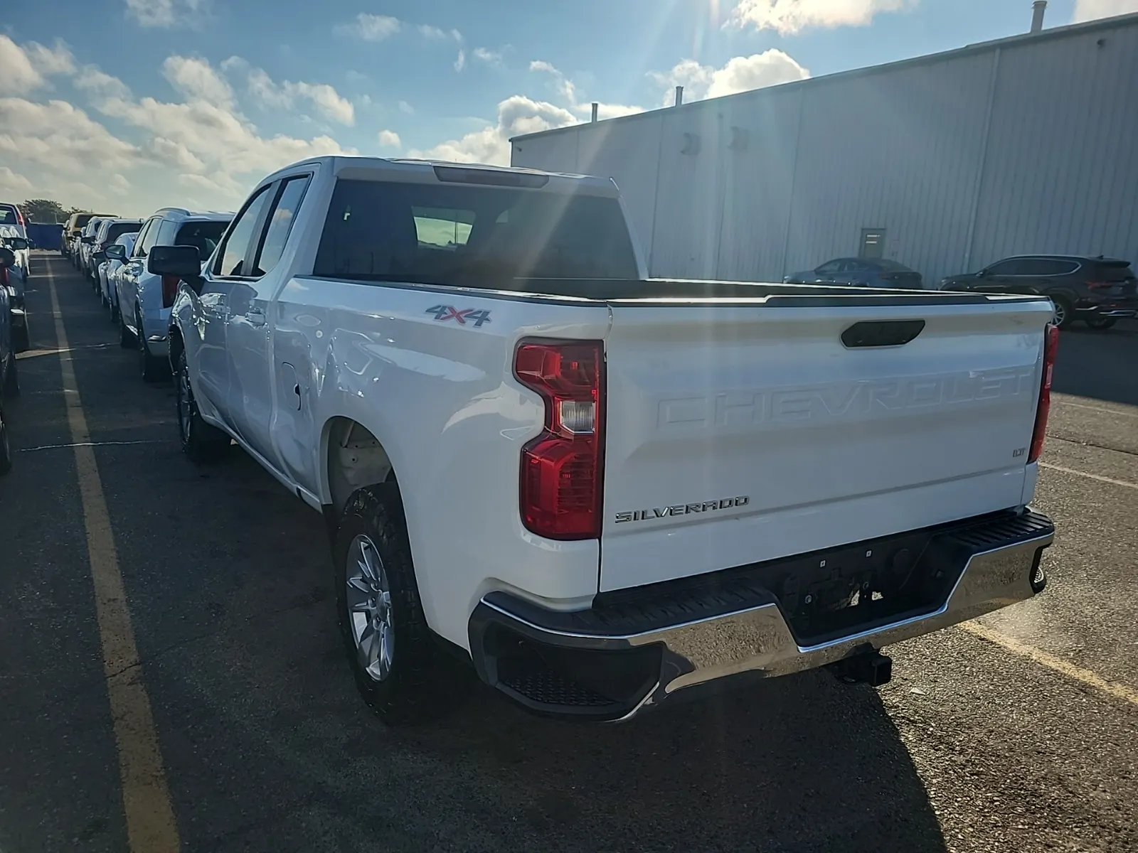 Driver Rear 3/4 Photo