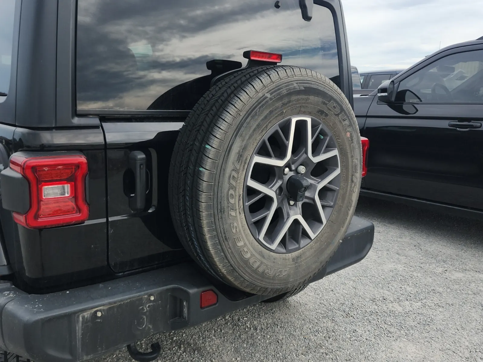 Spare Tire & Wheel Photo