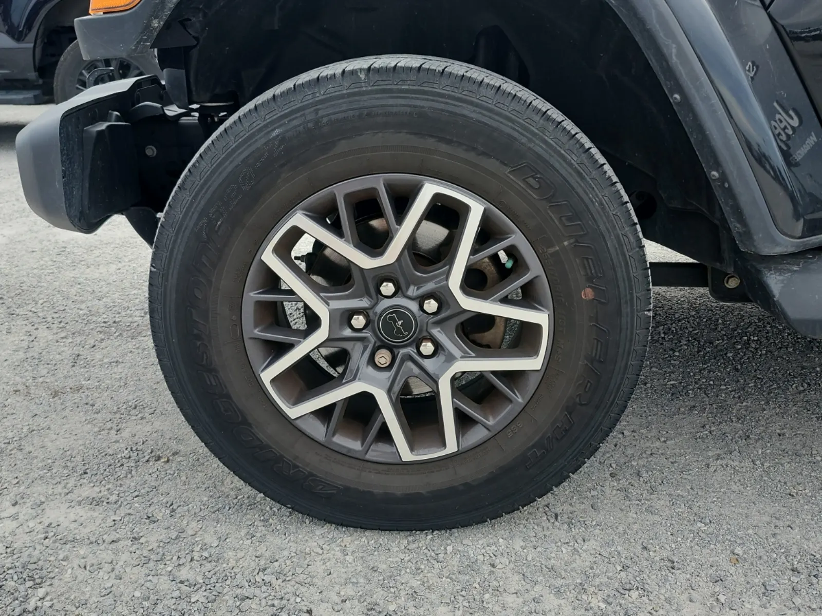 Front driver wheel/tire photo