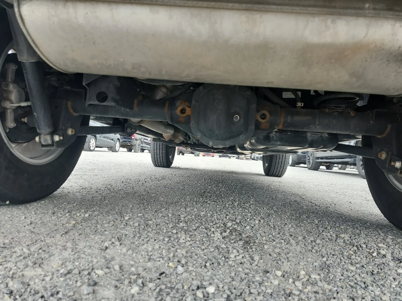 Undercarriage - Rear Photo