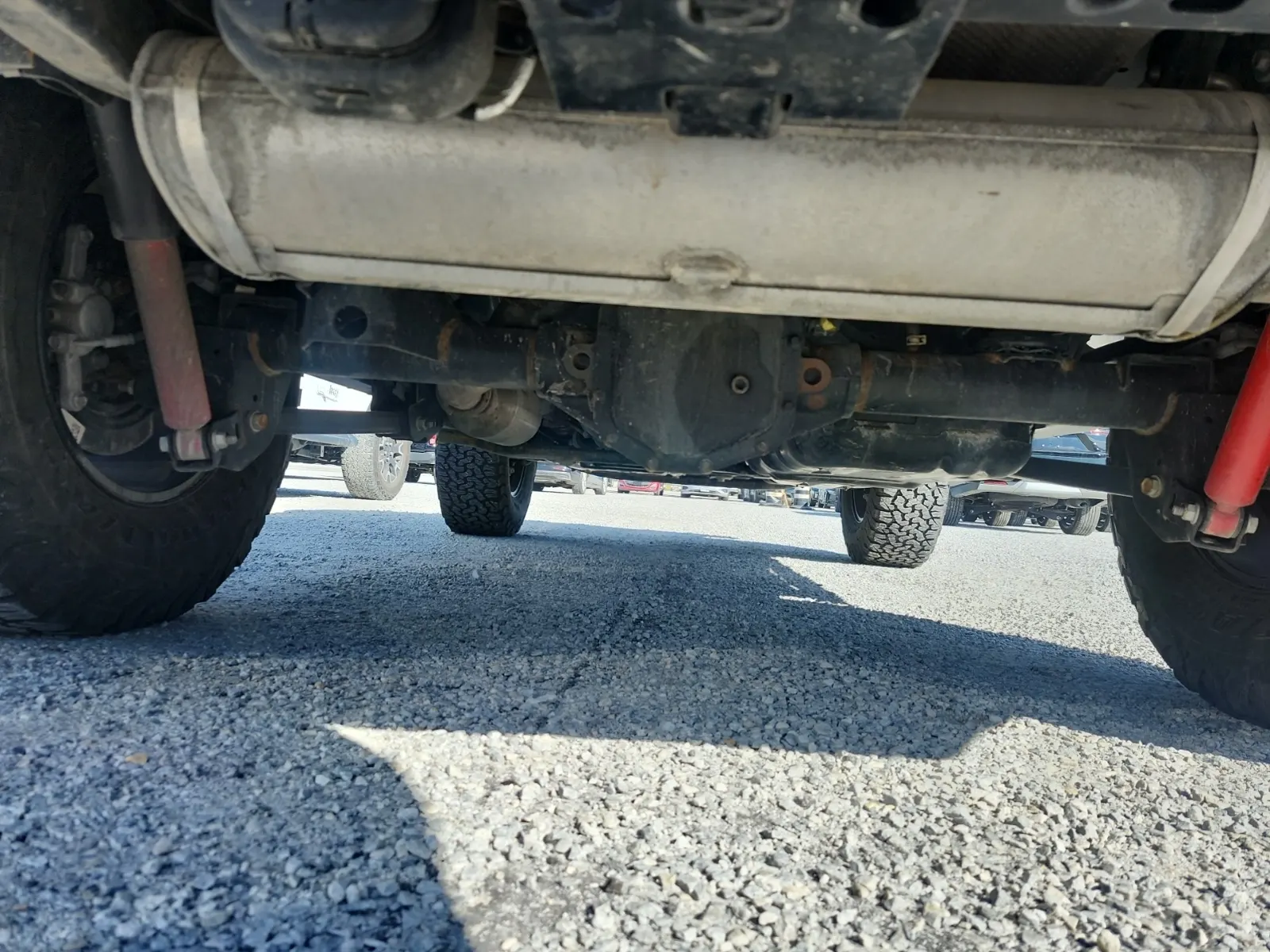 Undercarriage - Rear Photo