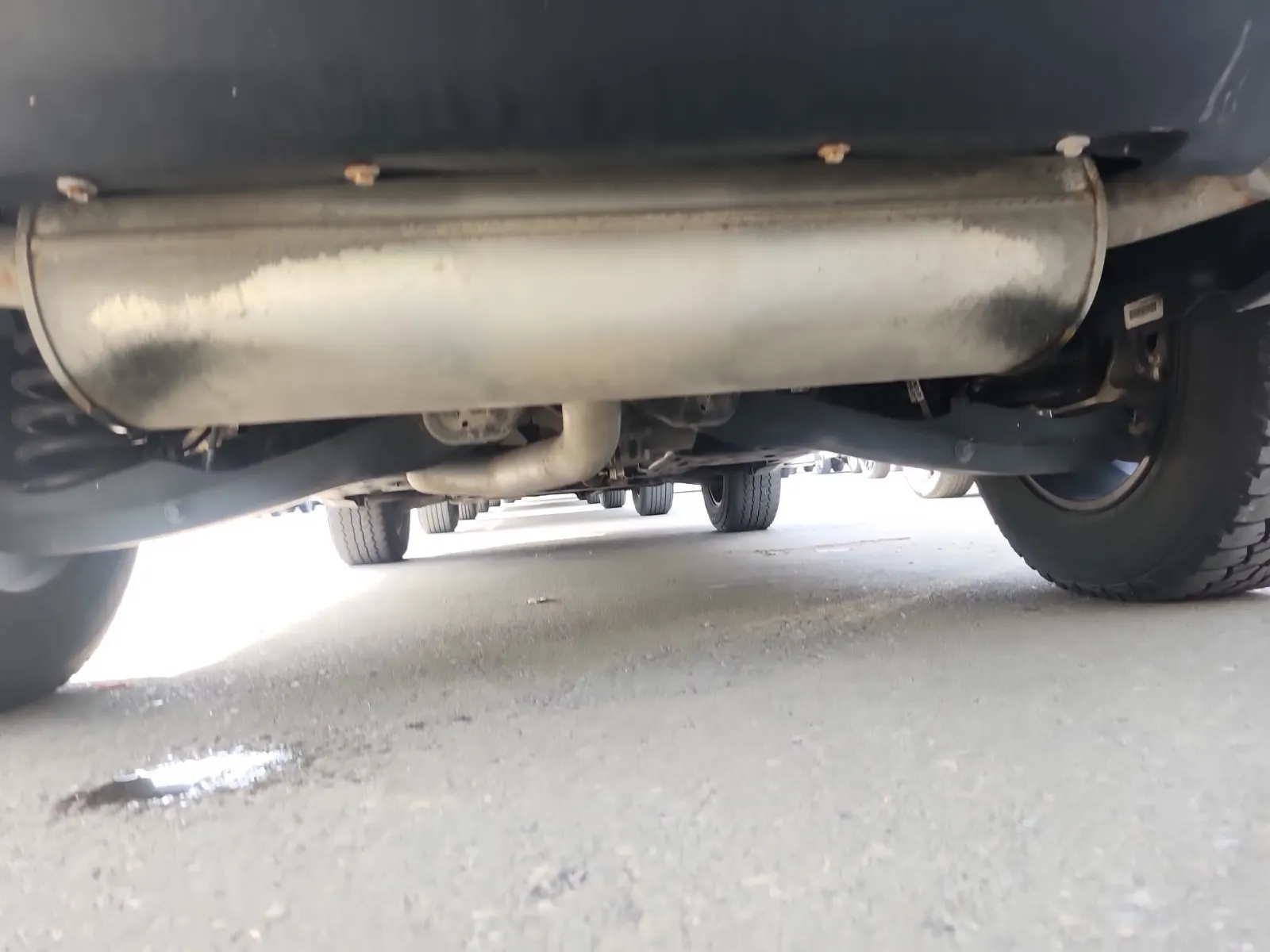 Undercarriage - Rear Photo