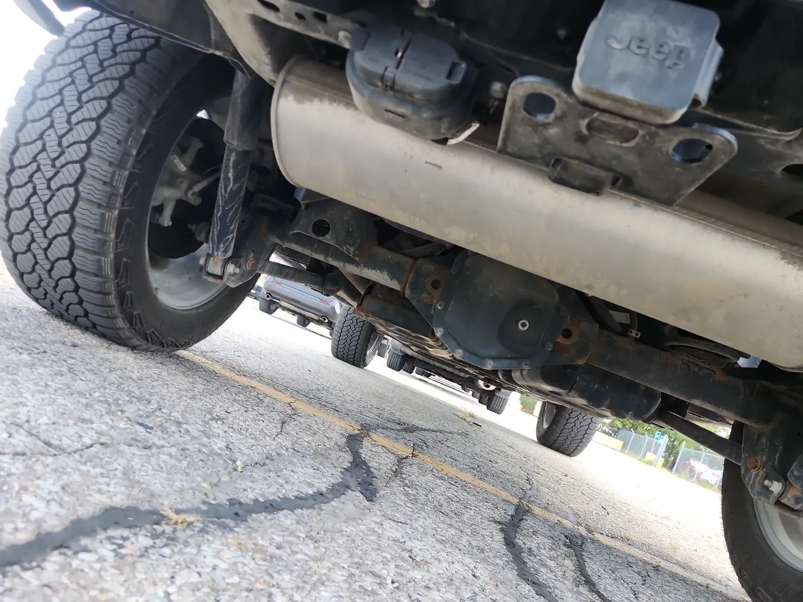 Undercarriage - Rear Photo