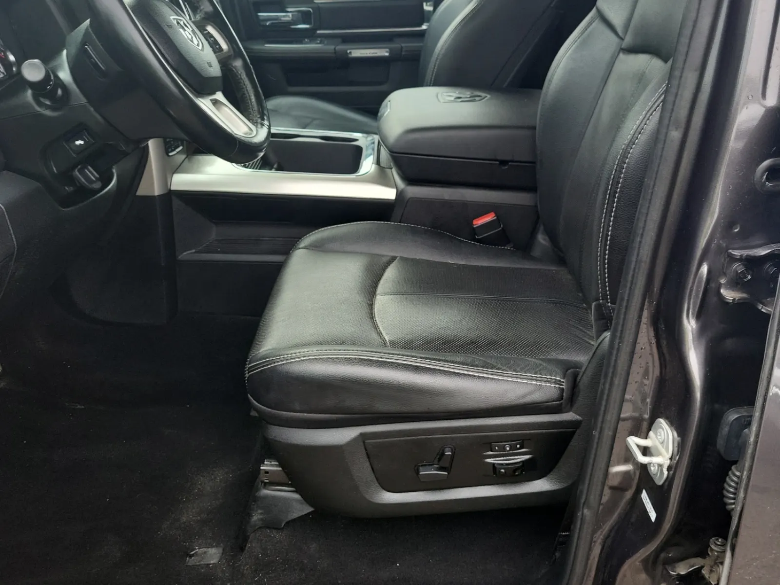 Front Interior Photo