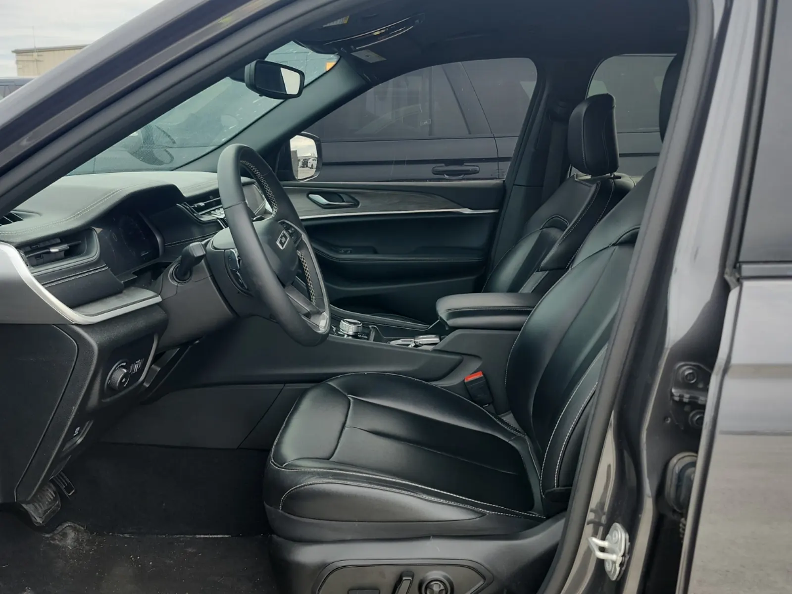 Front Interior Photo
