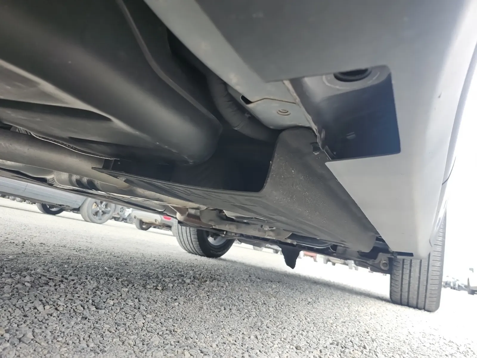 Undercarriage - Passenger Photo