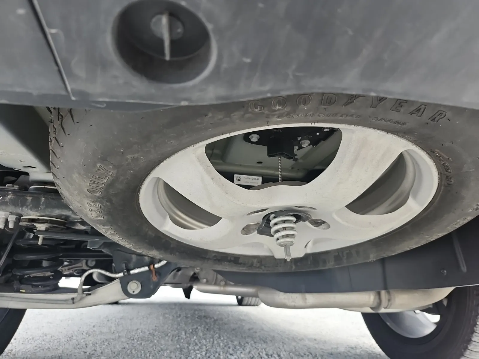 Spare Tire & Wheel Photo