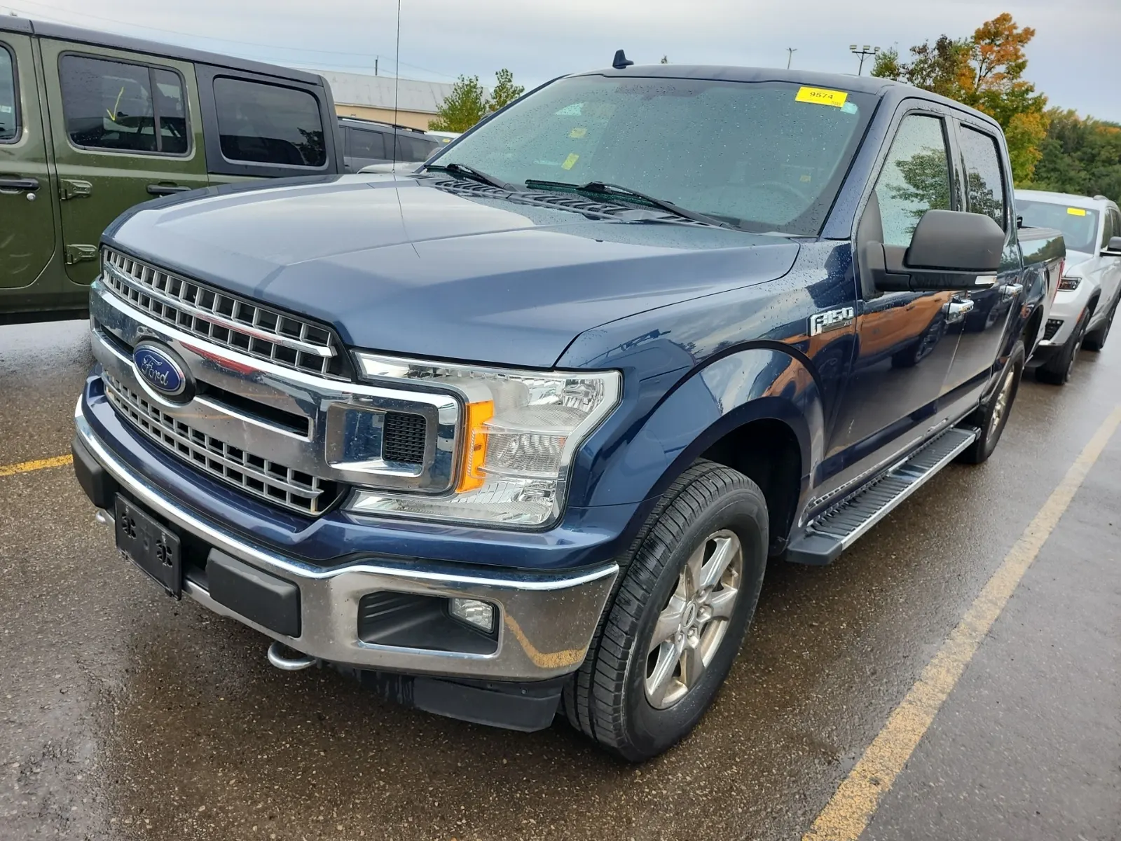 Front driver 3/4 photo