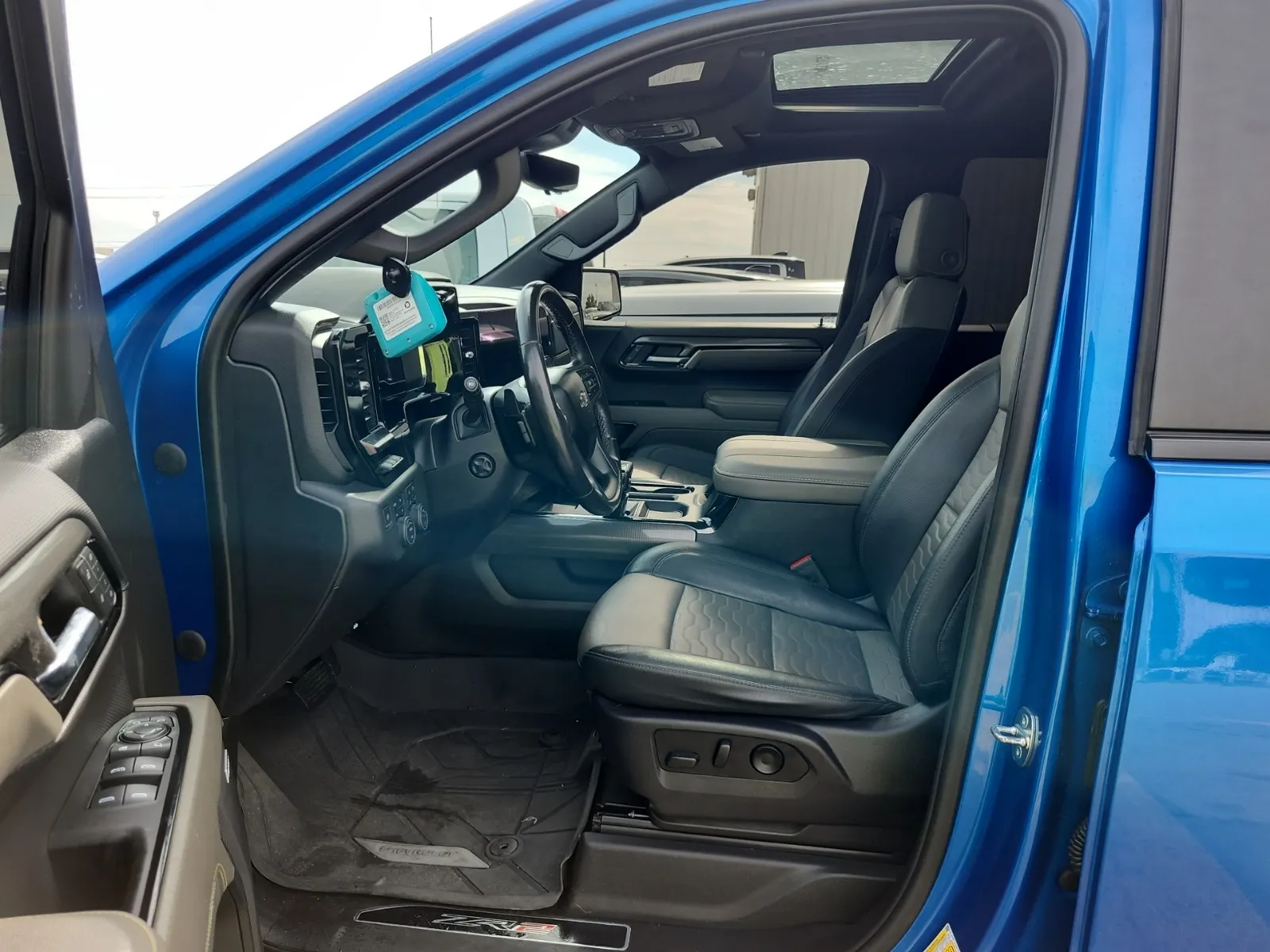 Front Interior Photo
