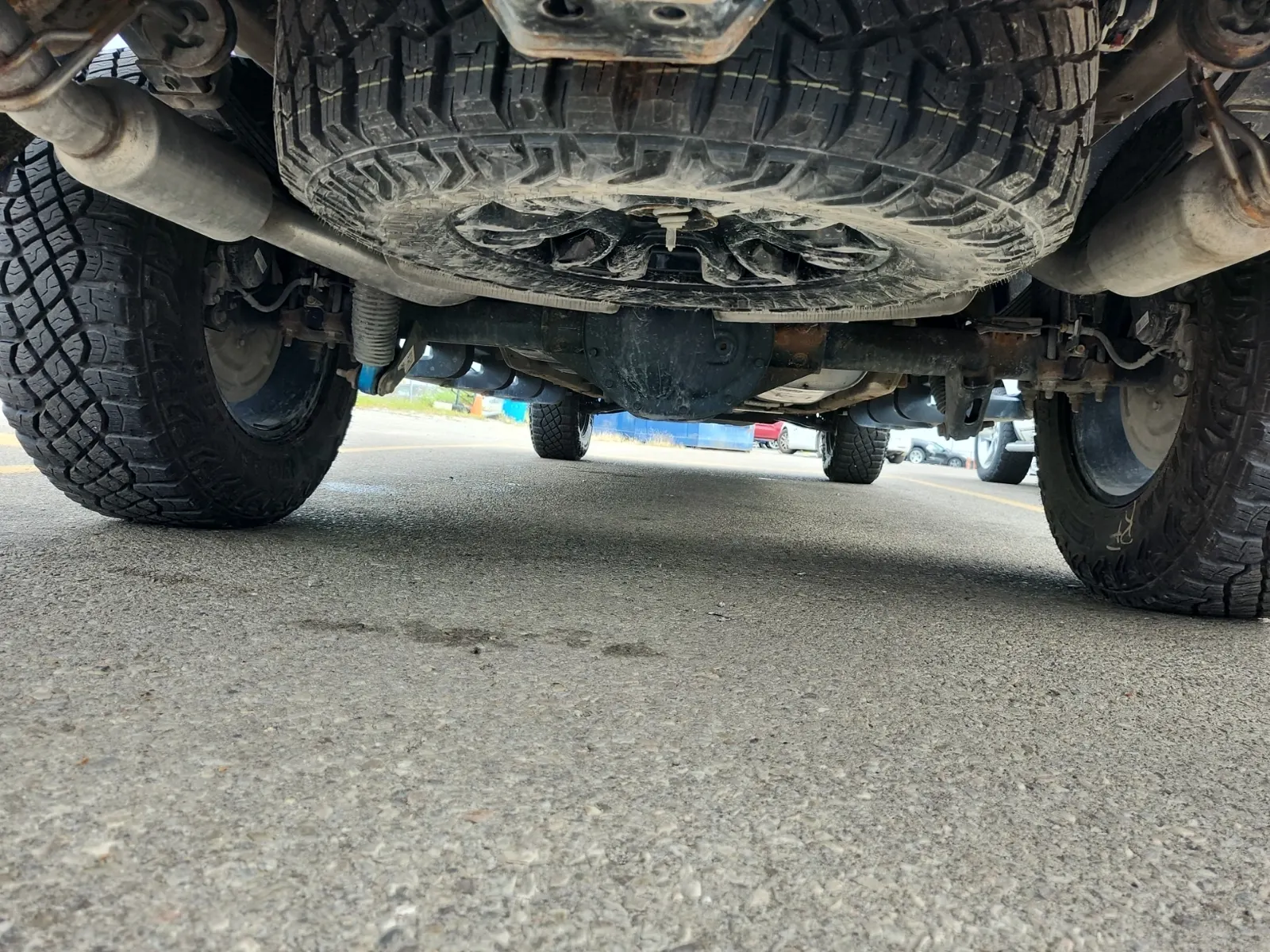 Undercarriage - Rear Photo