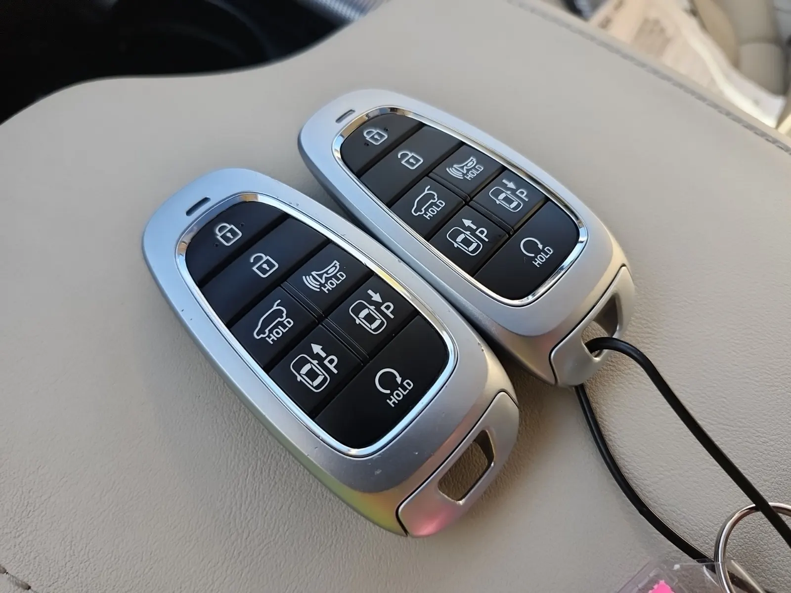 Keys/Fobs/Manual Photo