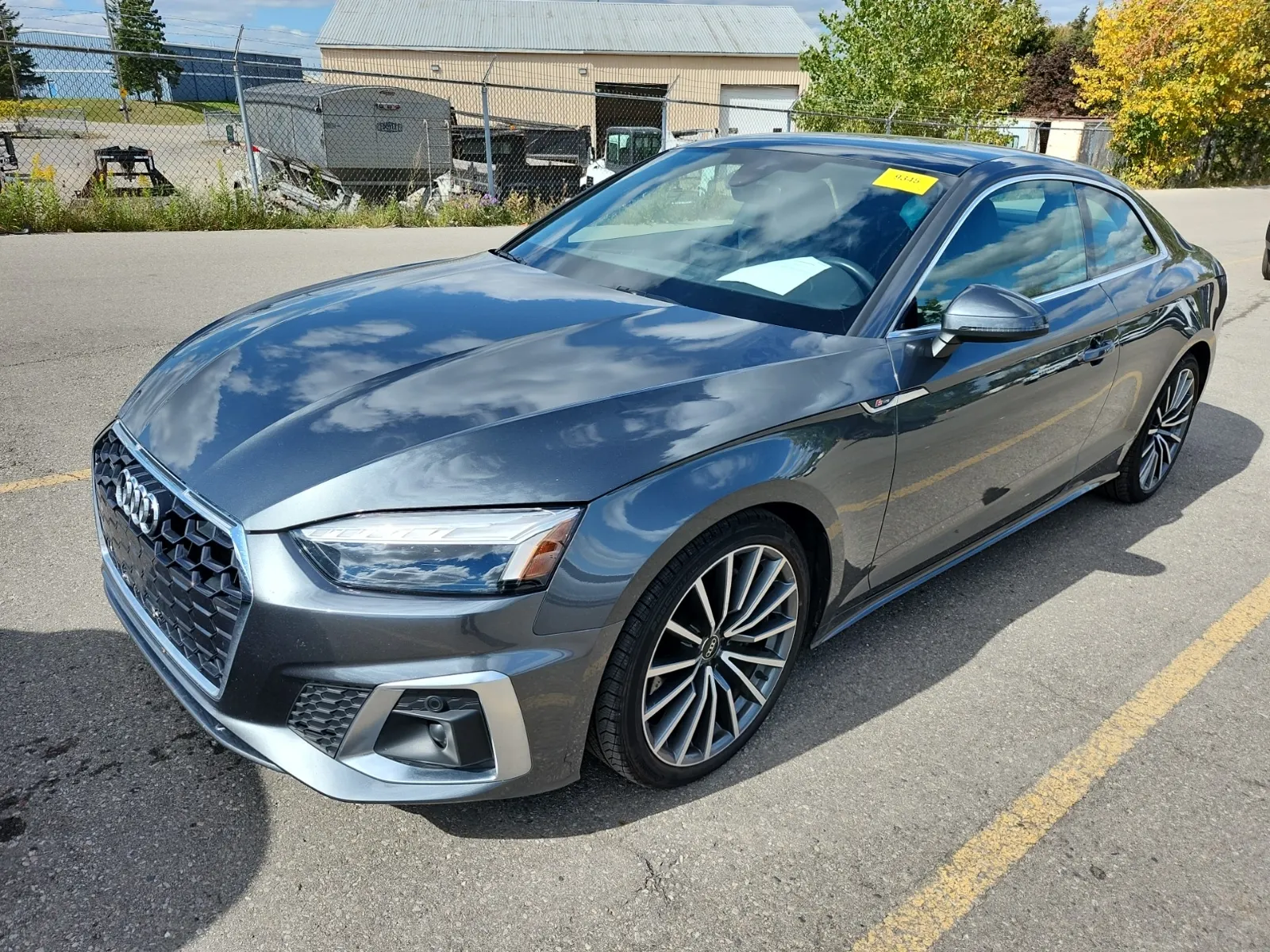 Front driver 3/4 photo