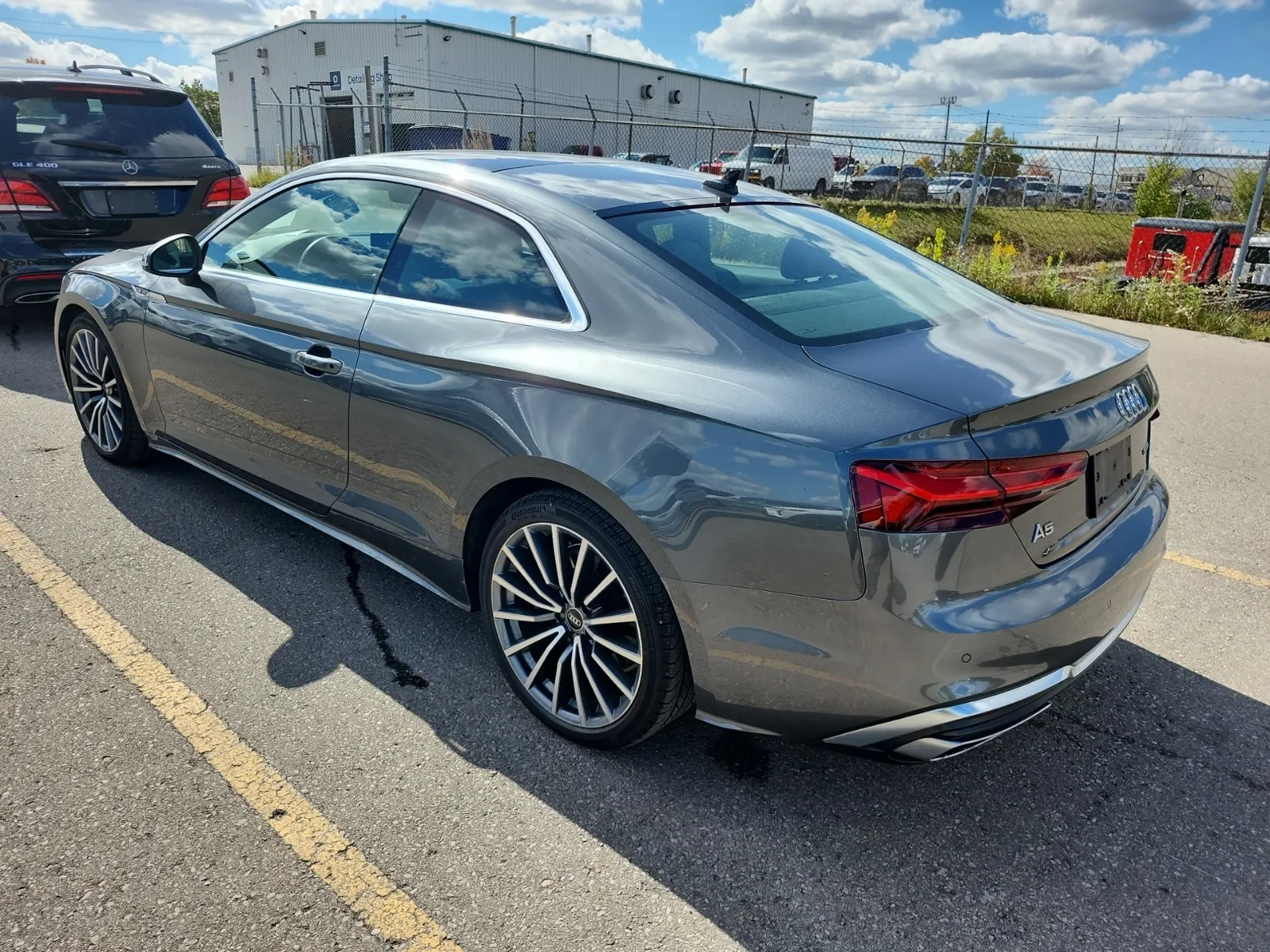 Driver Rear 3/4 Photo