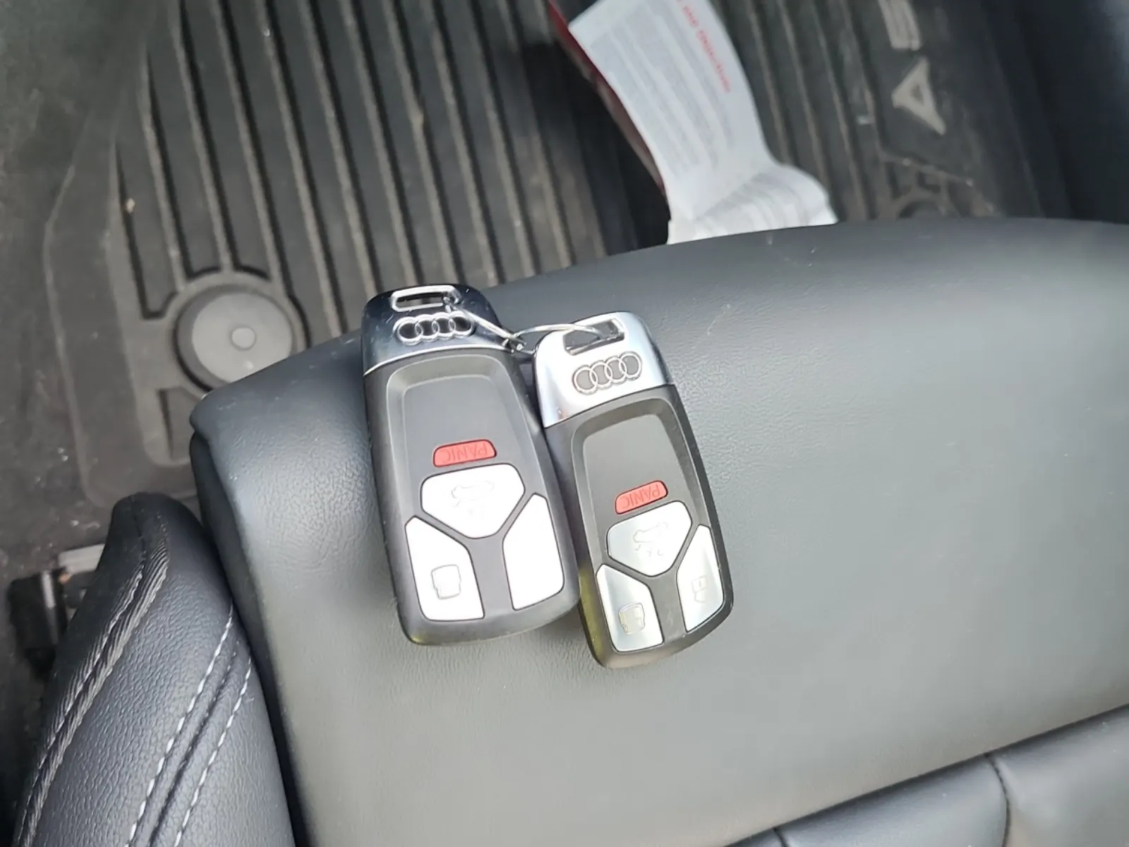Keys/Fobs/Manual Photo