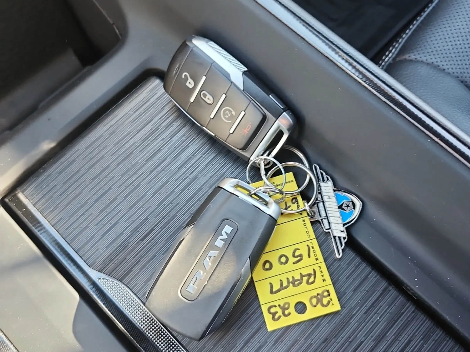 Keys/Fobs/Manual Photo