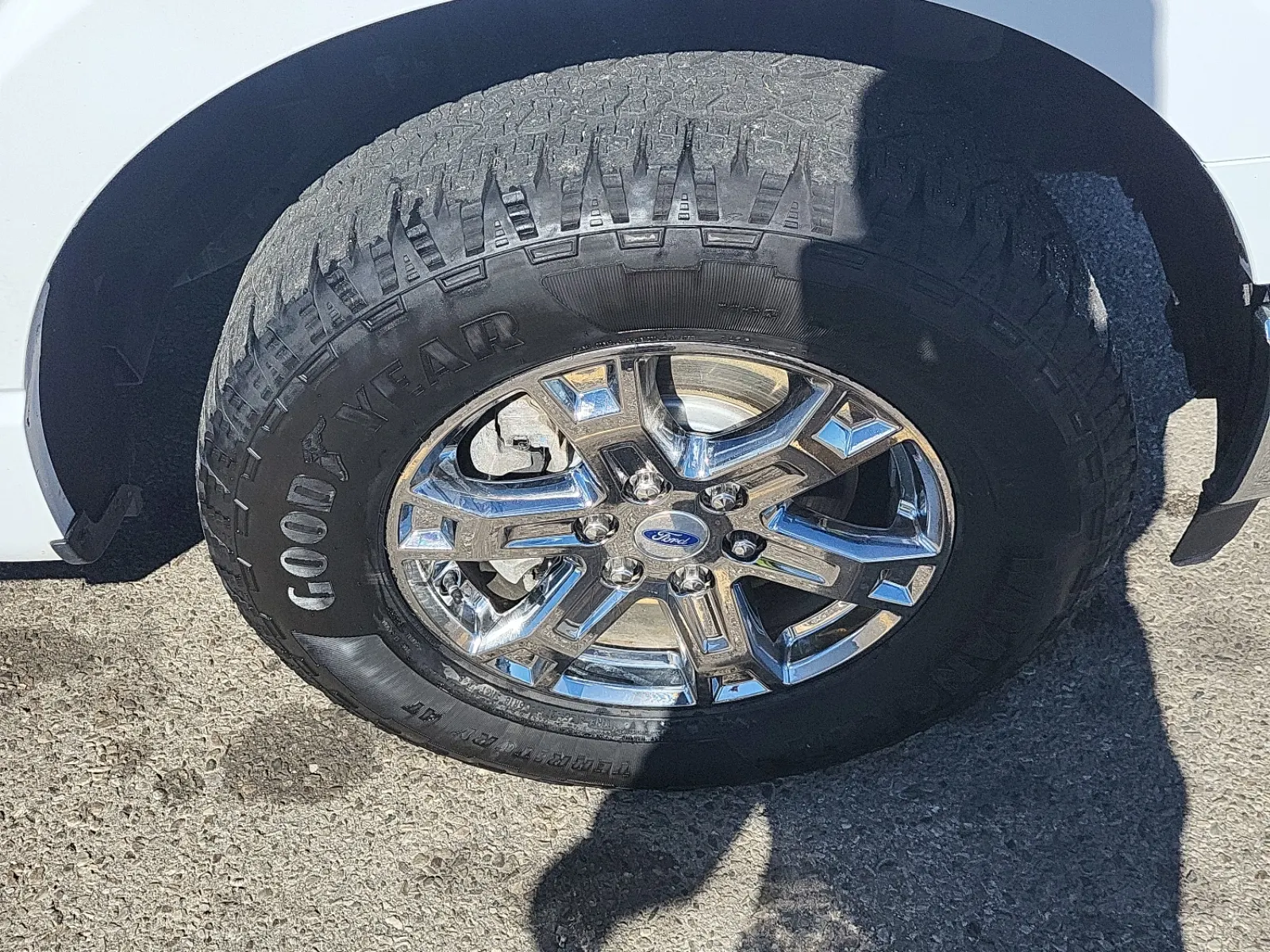 Right Front Wheel/Tire Photo