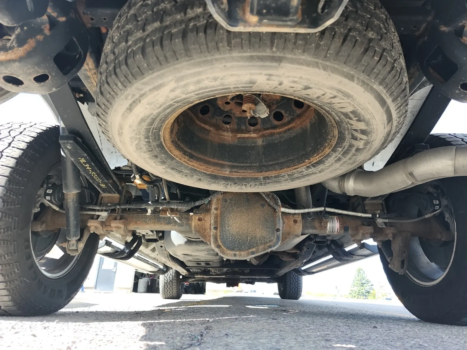 Undercarriage - Rear Photo