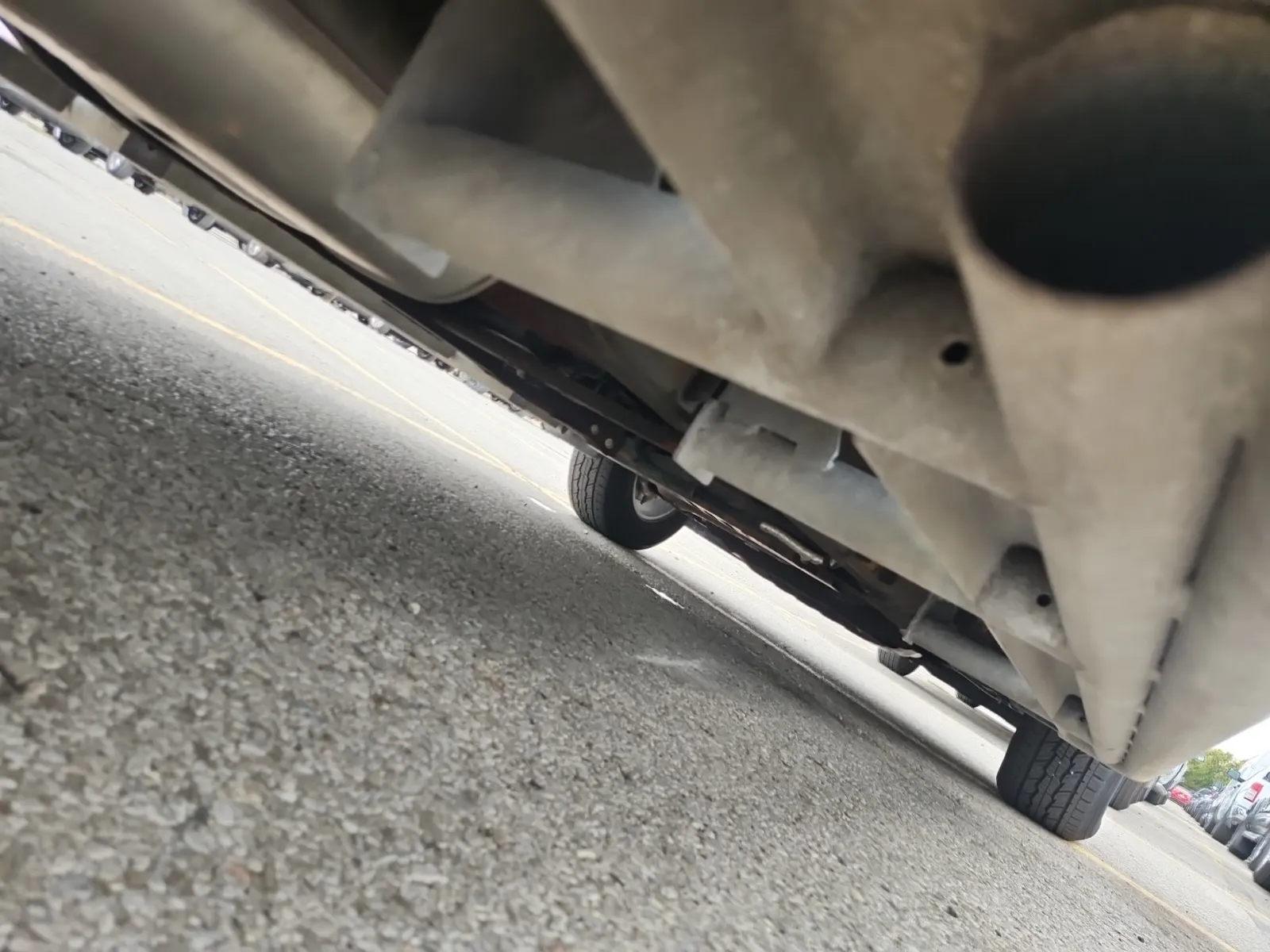 Undercarriage - Passenger Photo