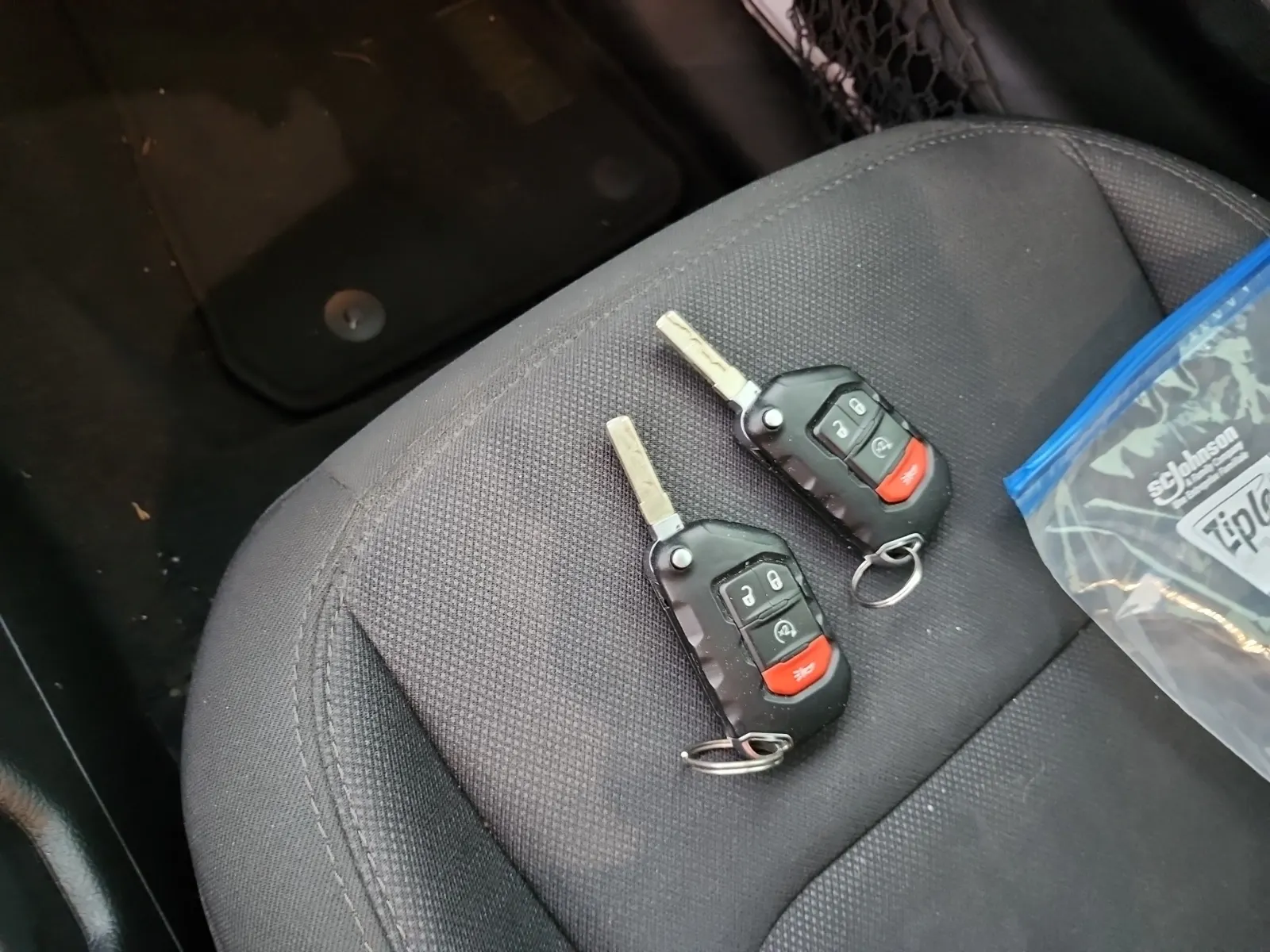 Keys/Fobs/Manual Photo