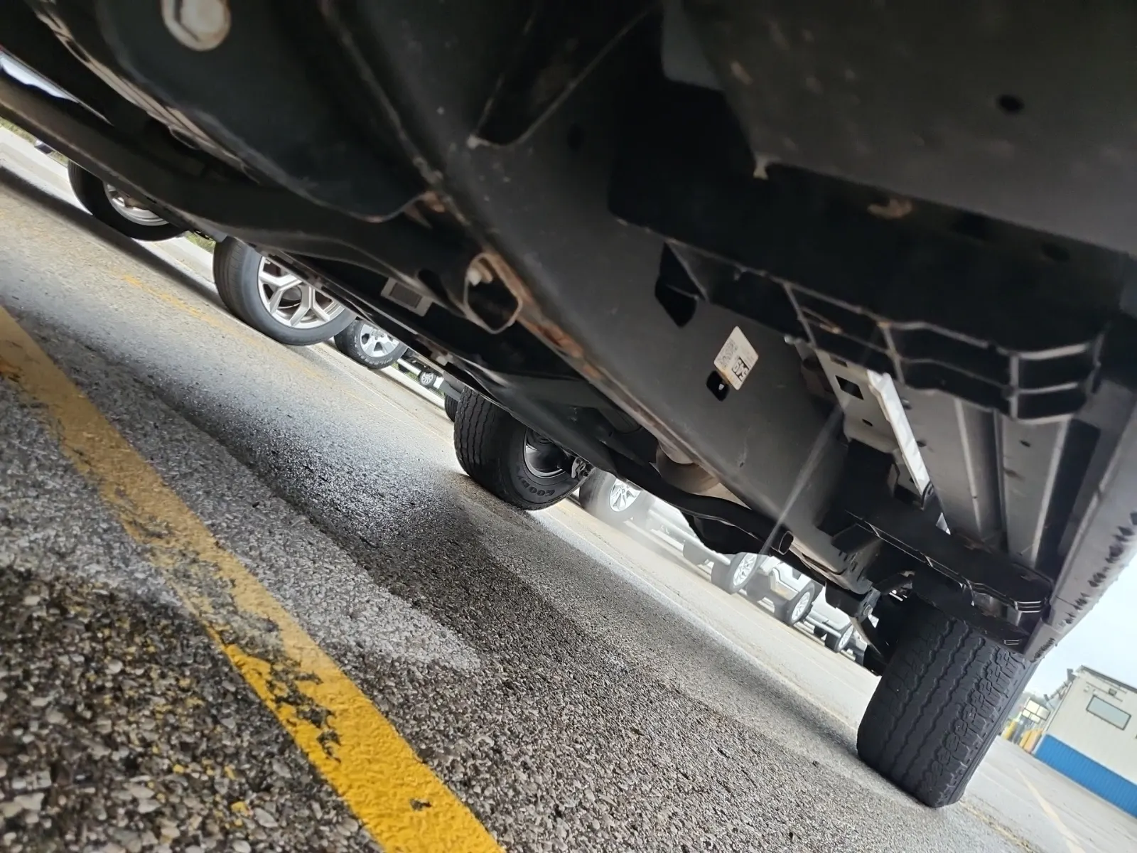 Undercarriage - Driver Photo