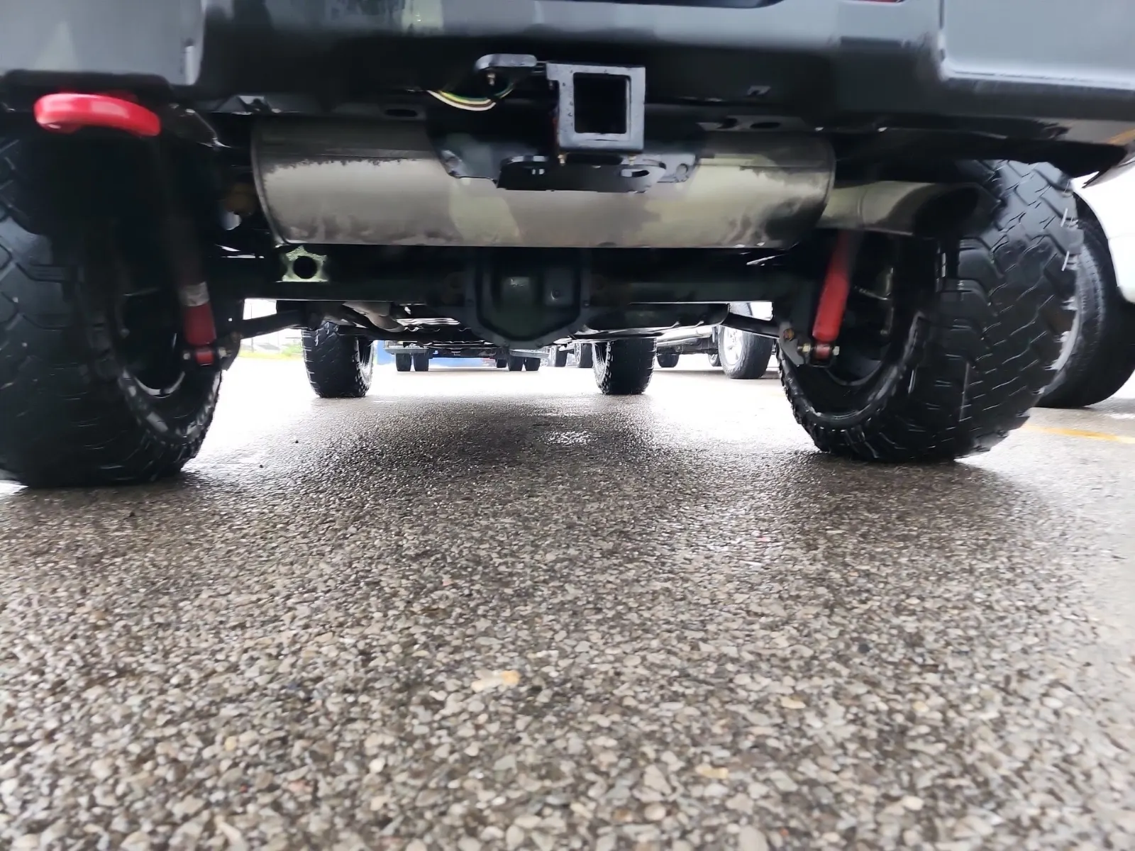 Undercarriage - Rear Photo