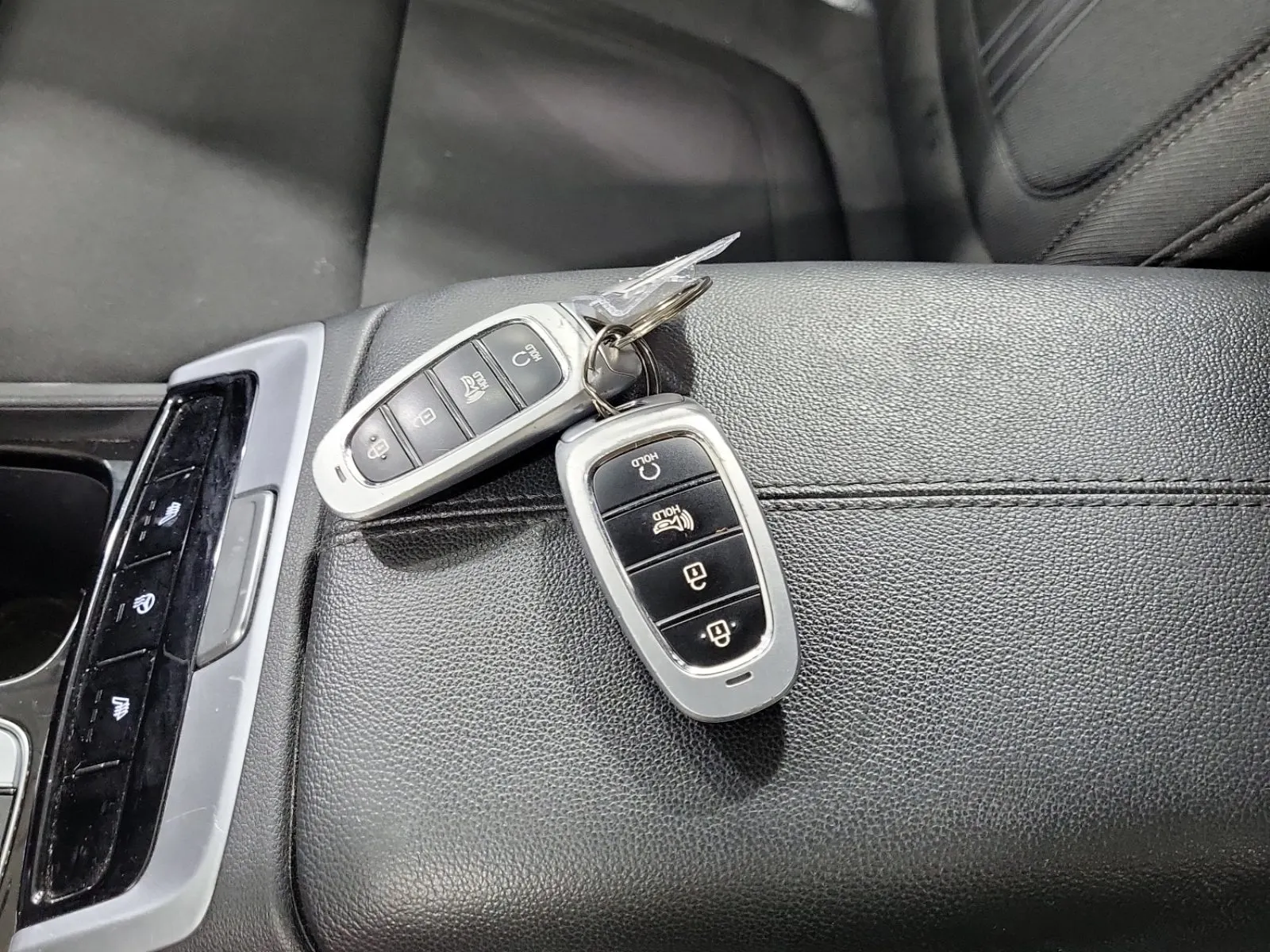 Keys/Fobs/Manual Photo