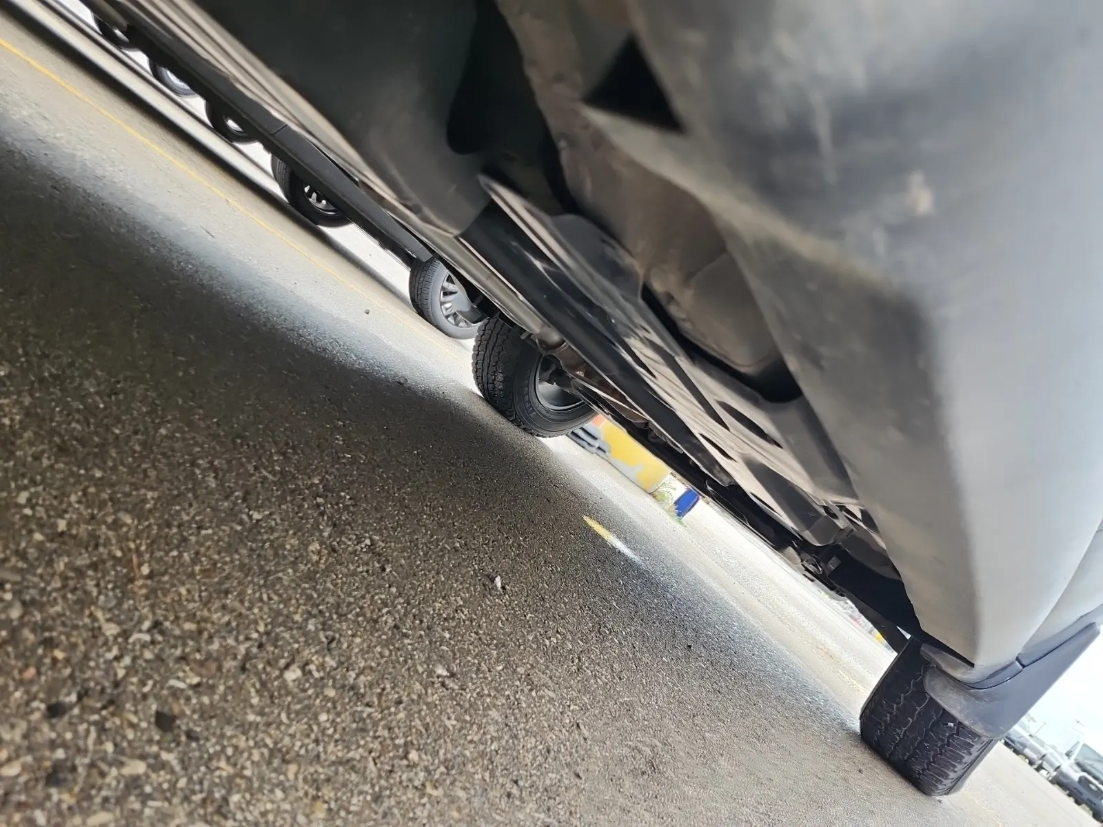 Undercarriage - Passenger Photo