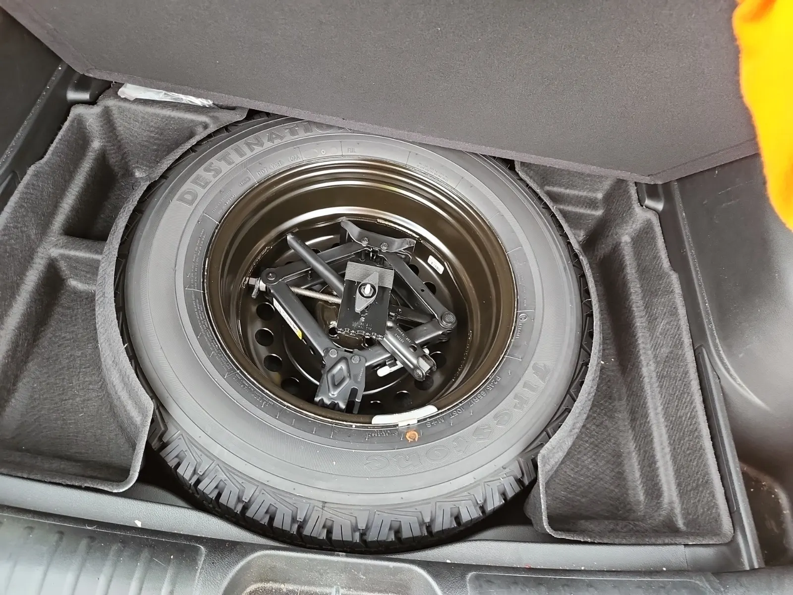 Spare Tire & Wheel Photo