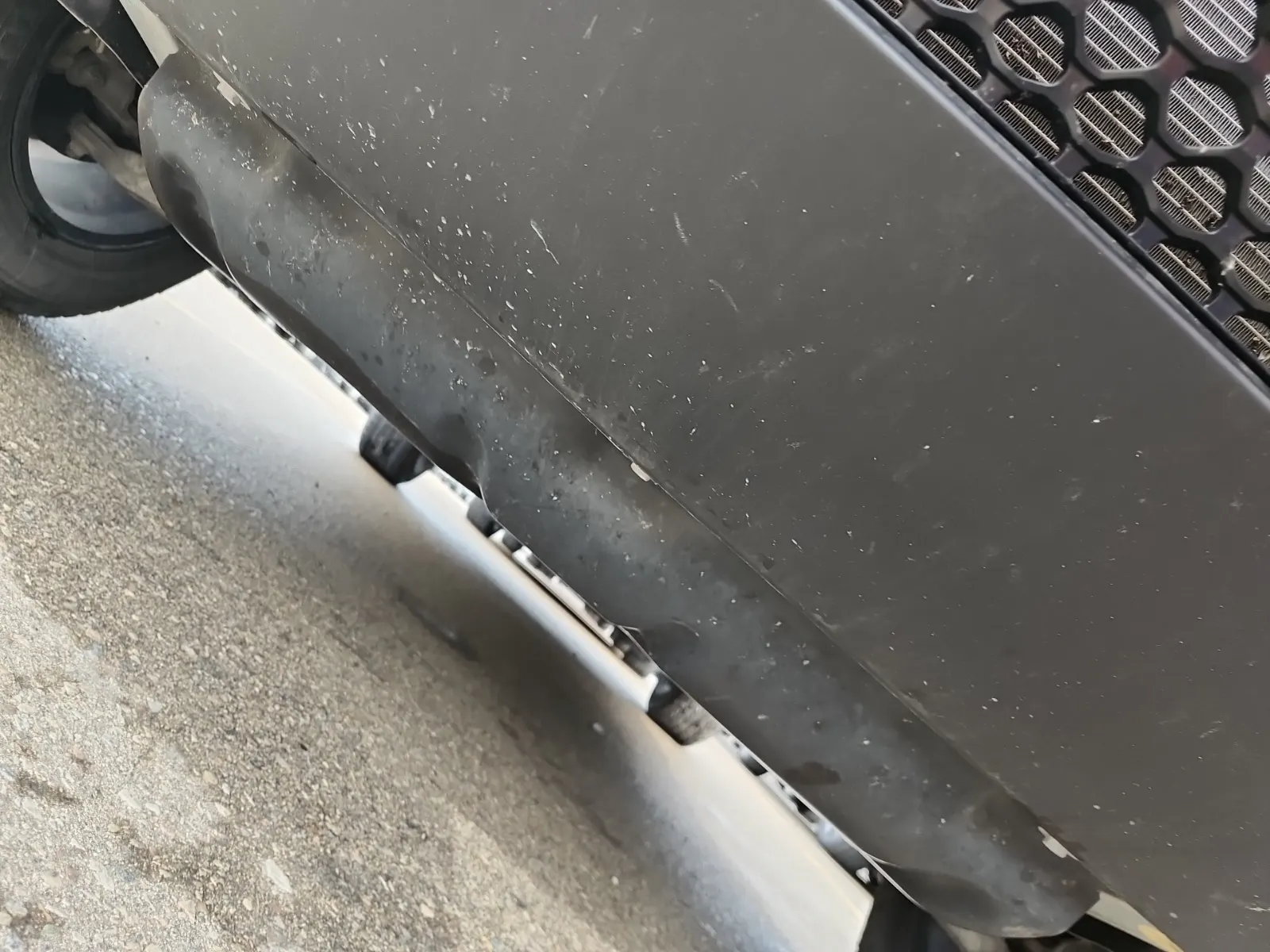 Undercarriage - Front Photo
