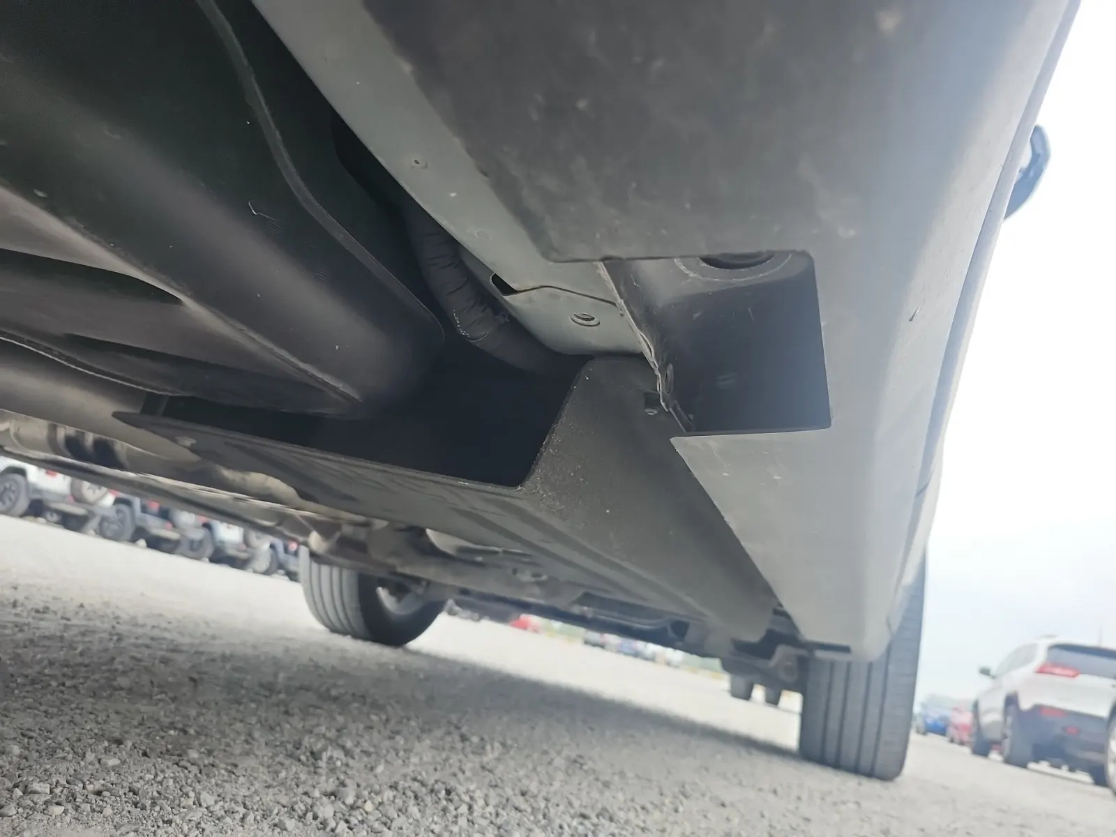 Undercarriage - Passenger Photo