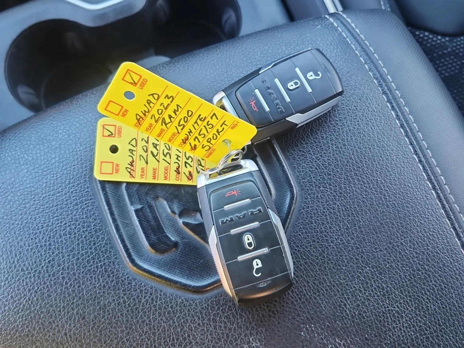 Keys/Fobs/Manual Photo
