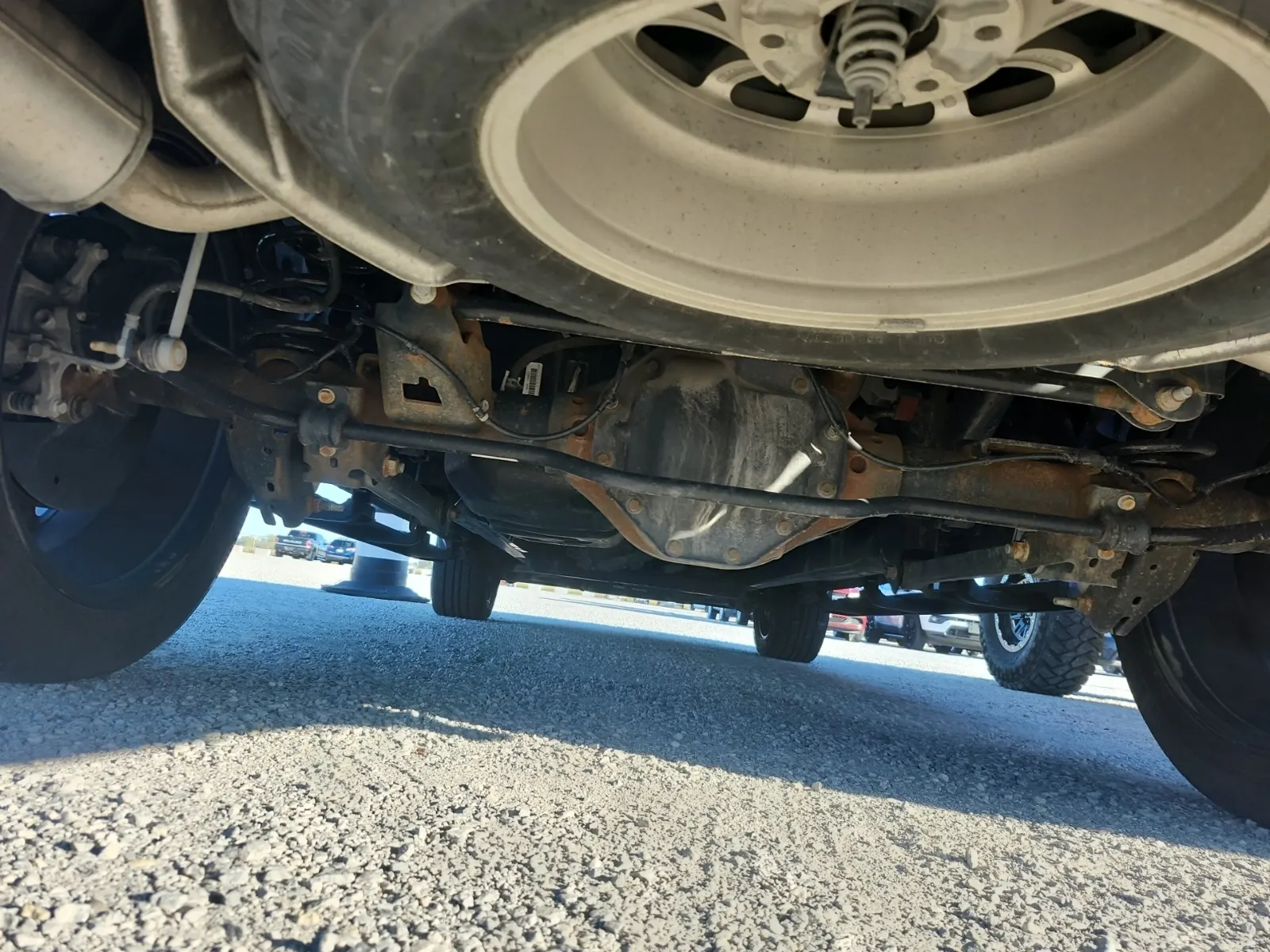 Undercarriage - Rear Photo
