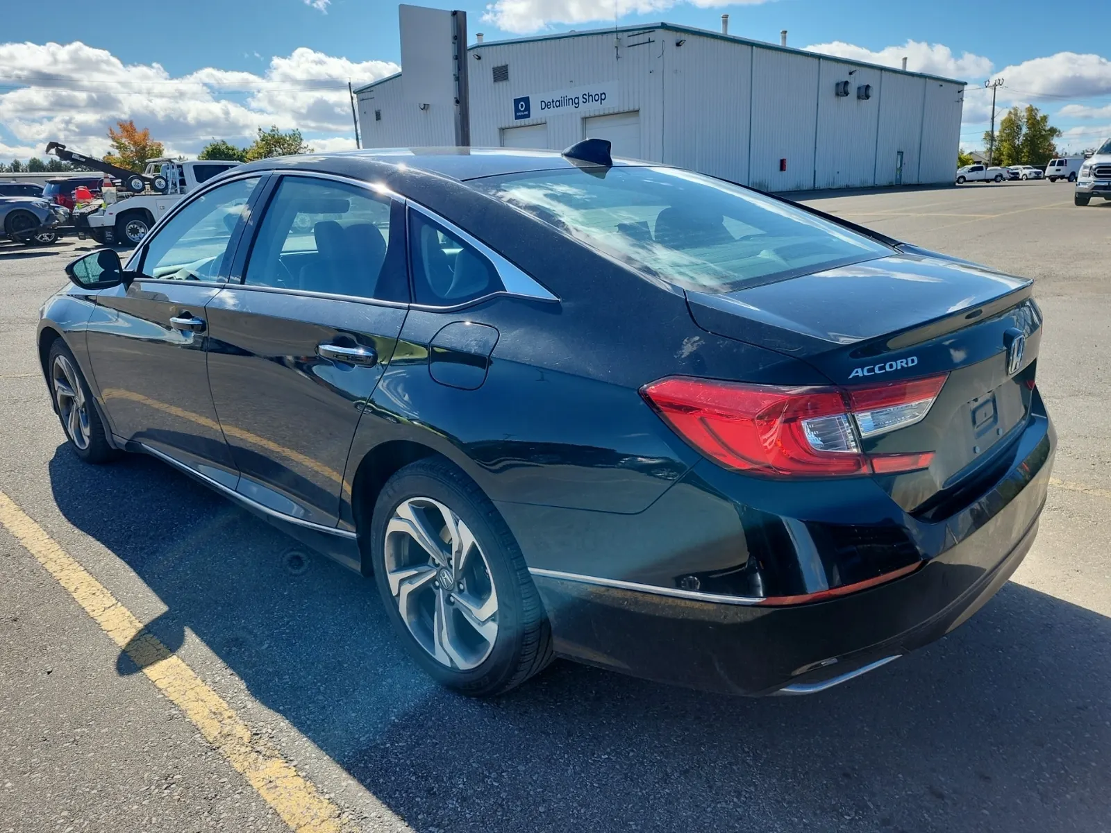 Driver Rear 3/4 Photo